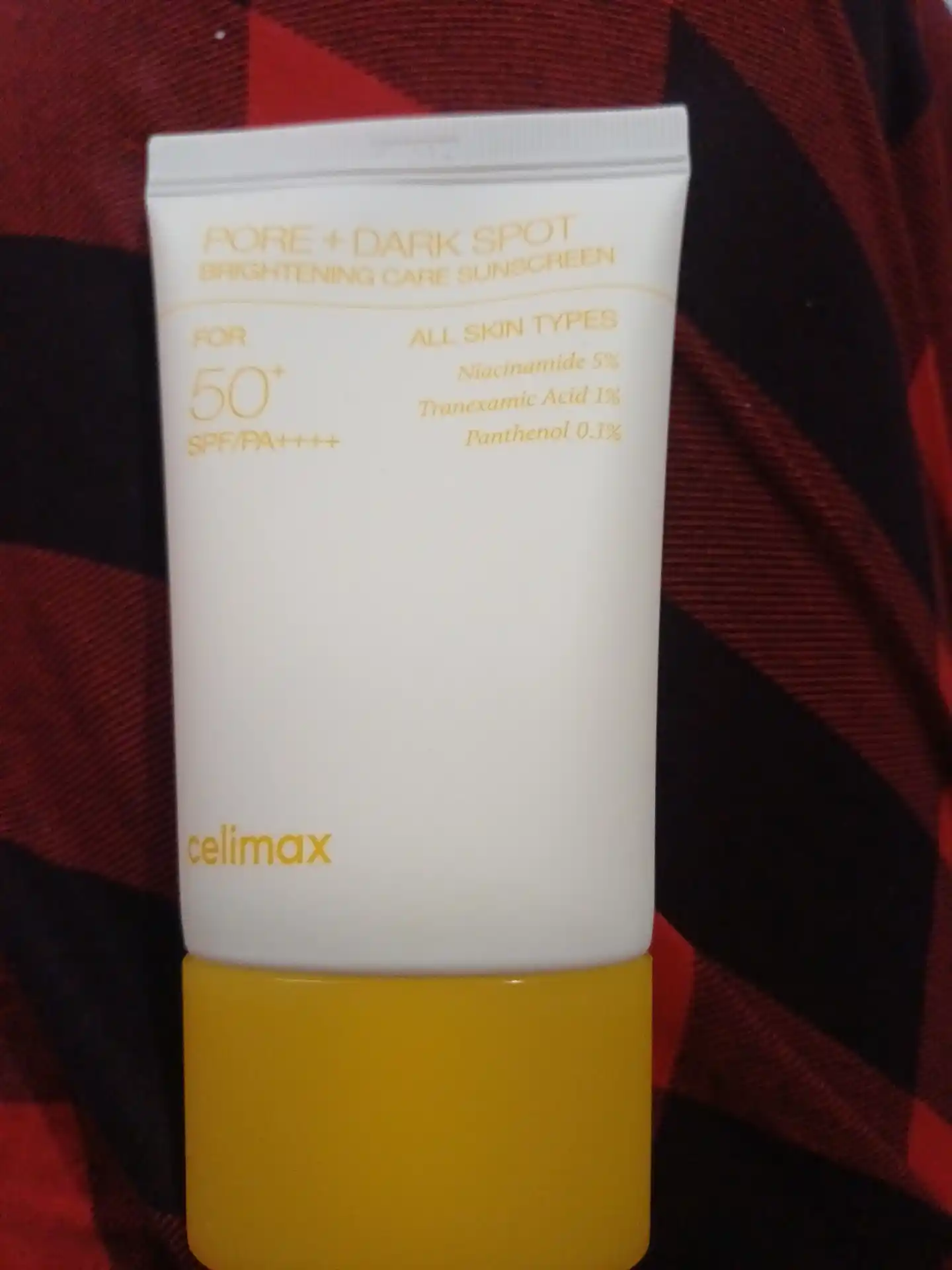 Celimax Pore+Dark Spot Sunscreen SPF50+ yorug‘lashtiruvchi va quyoshdan himoyalovchi krem
