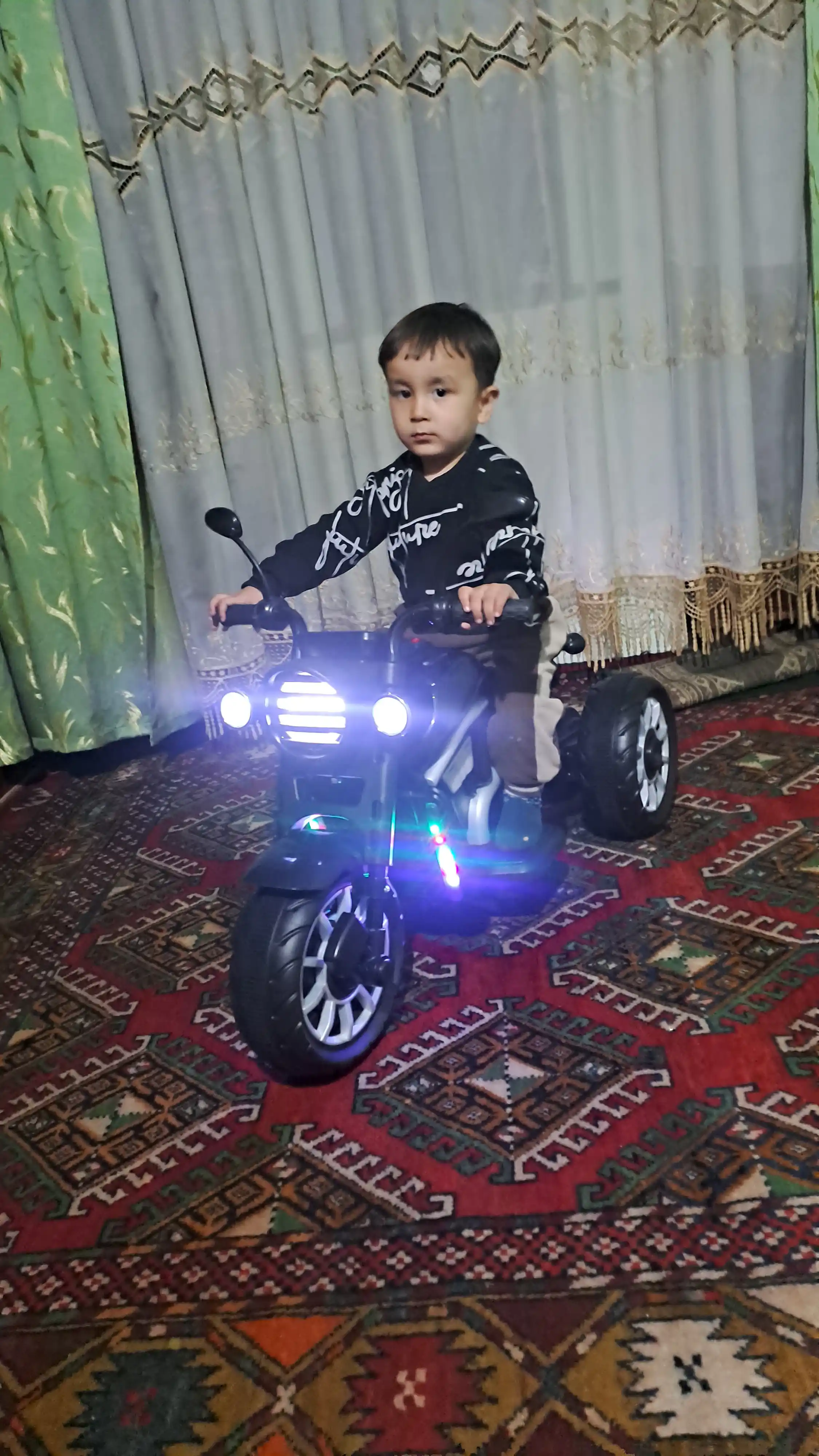 Детский электромотоцикл SPEED RACER KIDS стиль и драйв для малышей