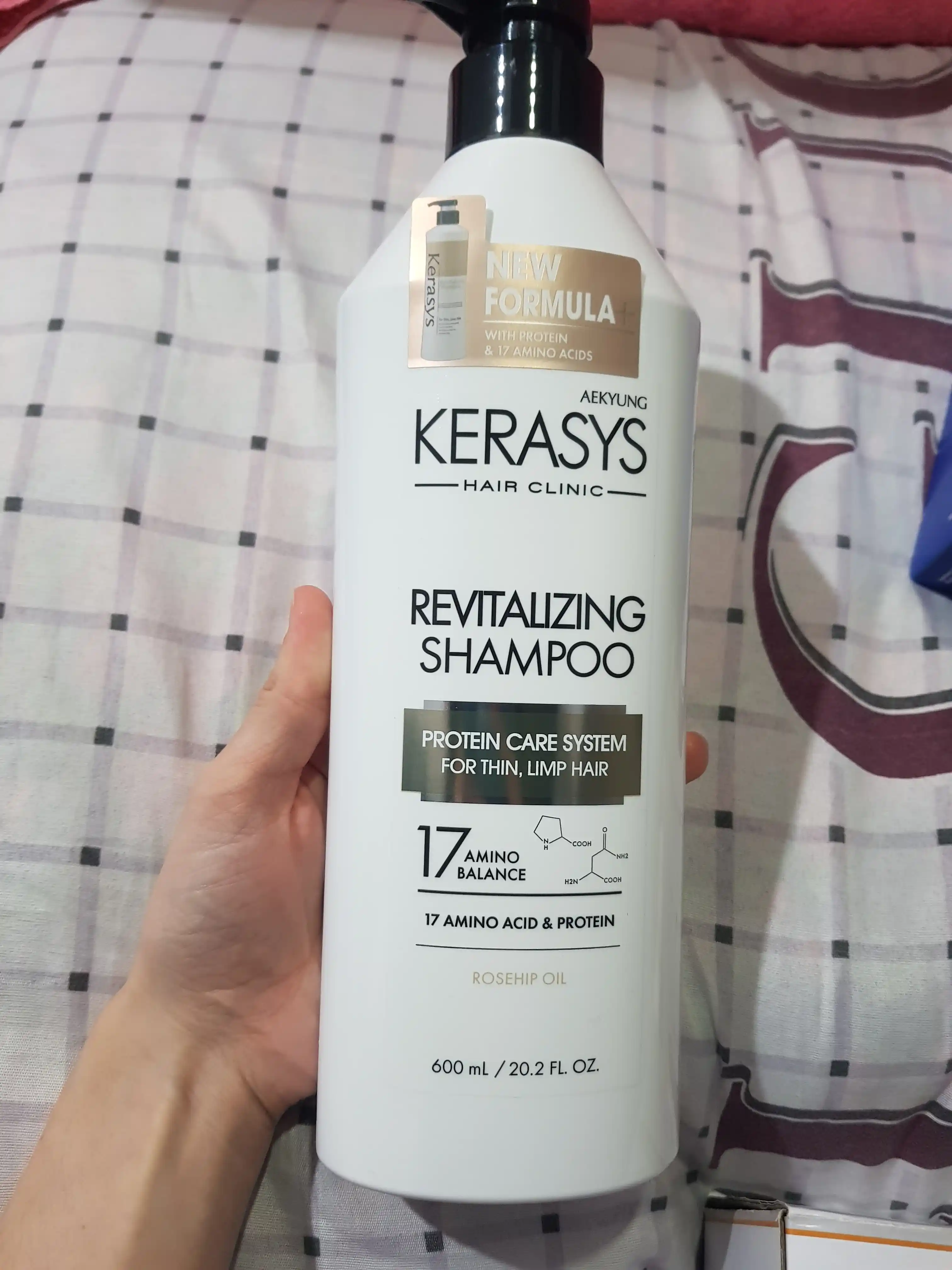 Shampun ayollar uchun oziqlantiruvchi keratinli sochni jonlantiruvchi Kerasys Koreya