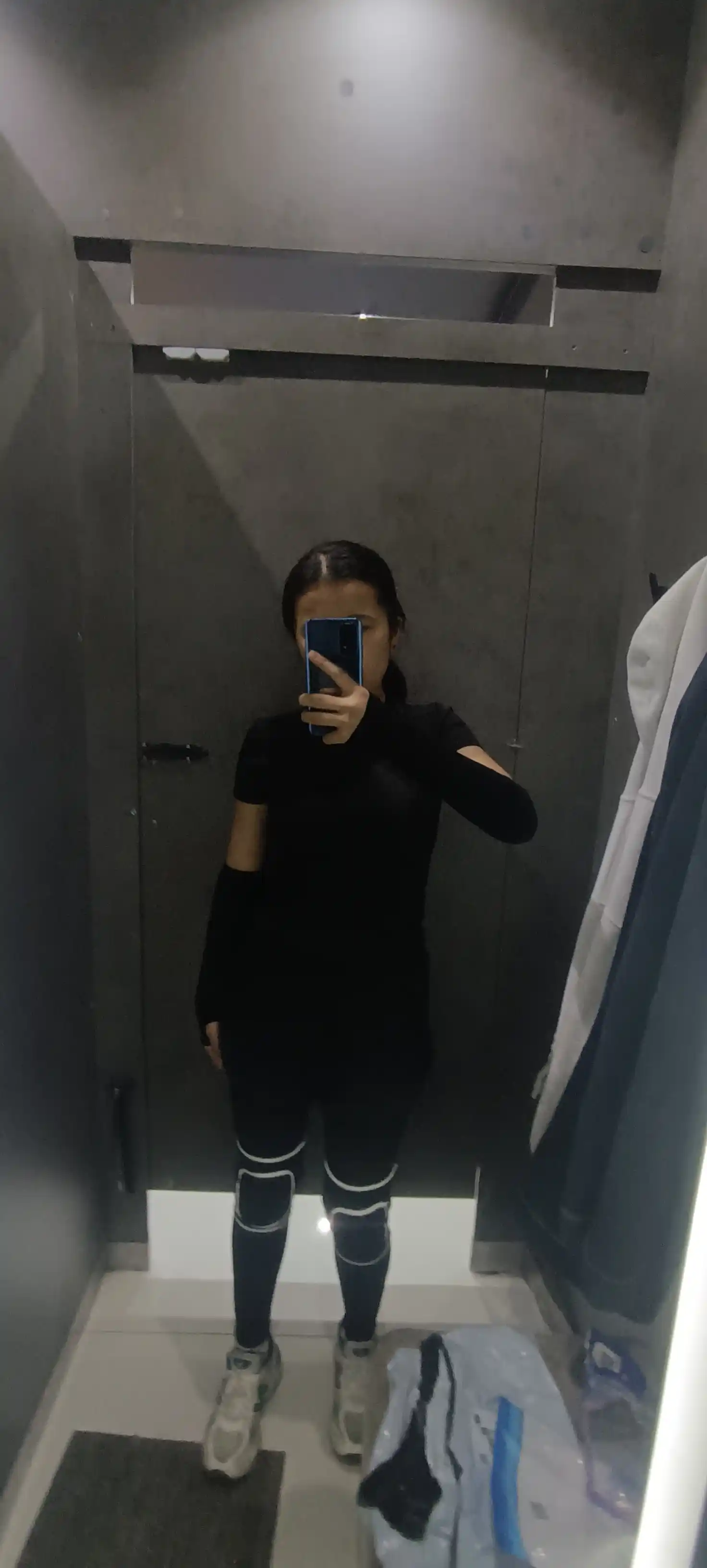 Ayollar futbolkasi Slimfit Kioko, ayollar sport rashgardi