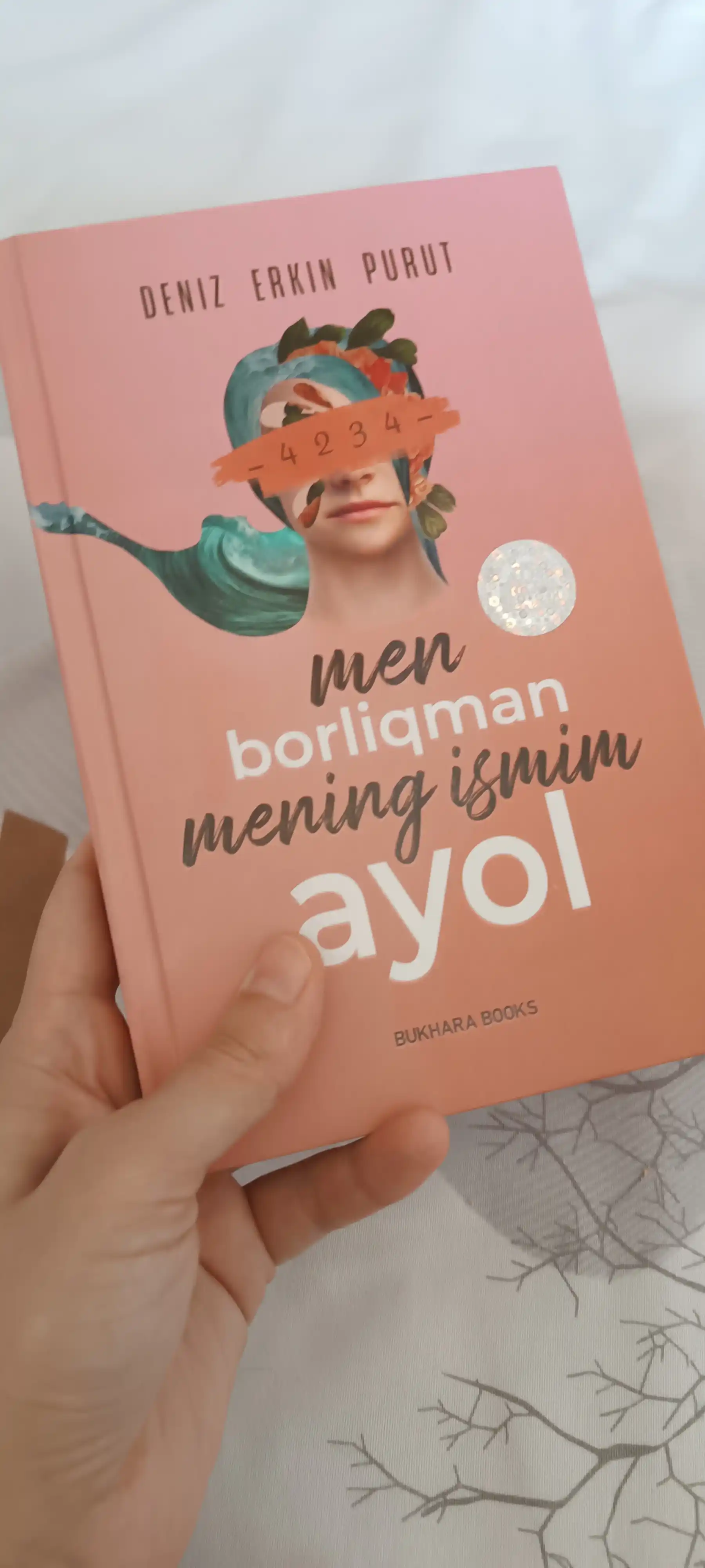 Men borliqman. Mening ismim Ayol. Deniz Erkin Purut