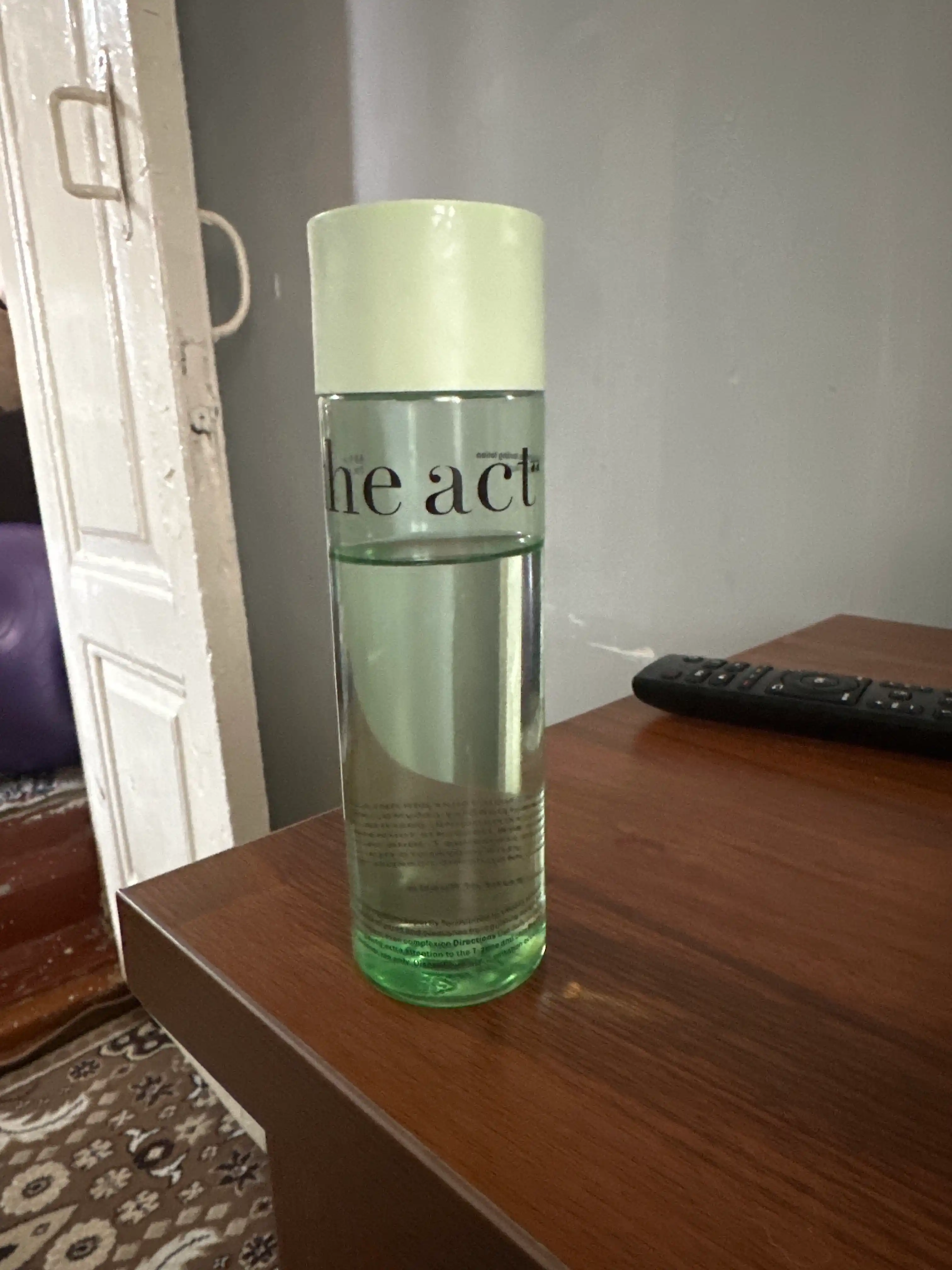 The Act yuz uchun namlovchi tonik, oltin qarag‘ay suvli ekstrakti asosida, 200 ml
