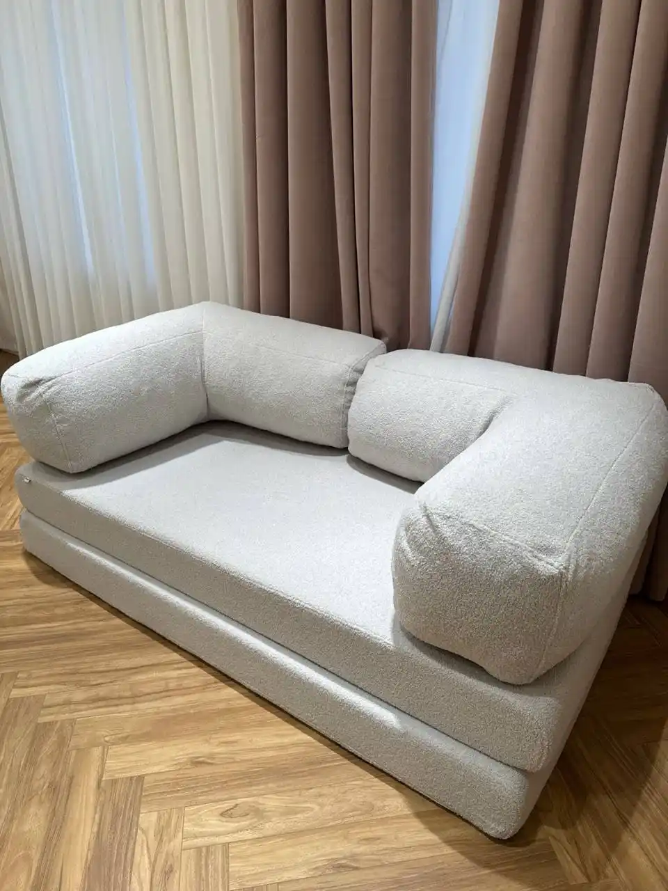 Teddy karkassiz divan-krovat, 3 tasi 1 da divan-transformer, yigʻiladigan divan