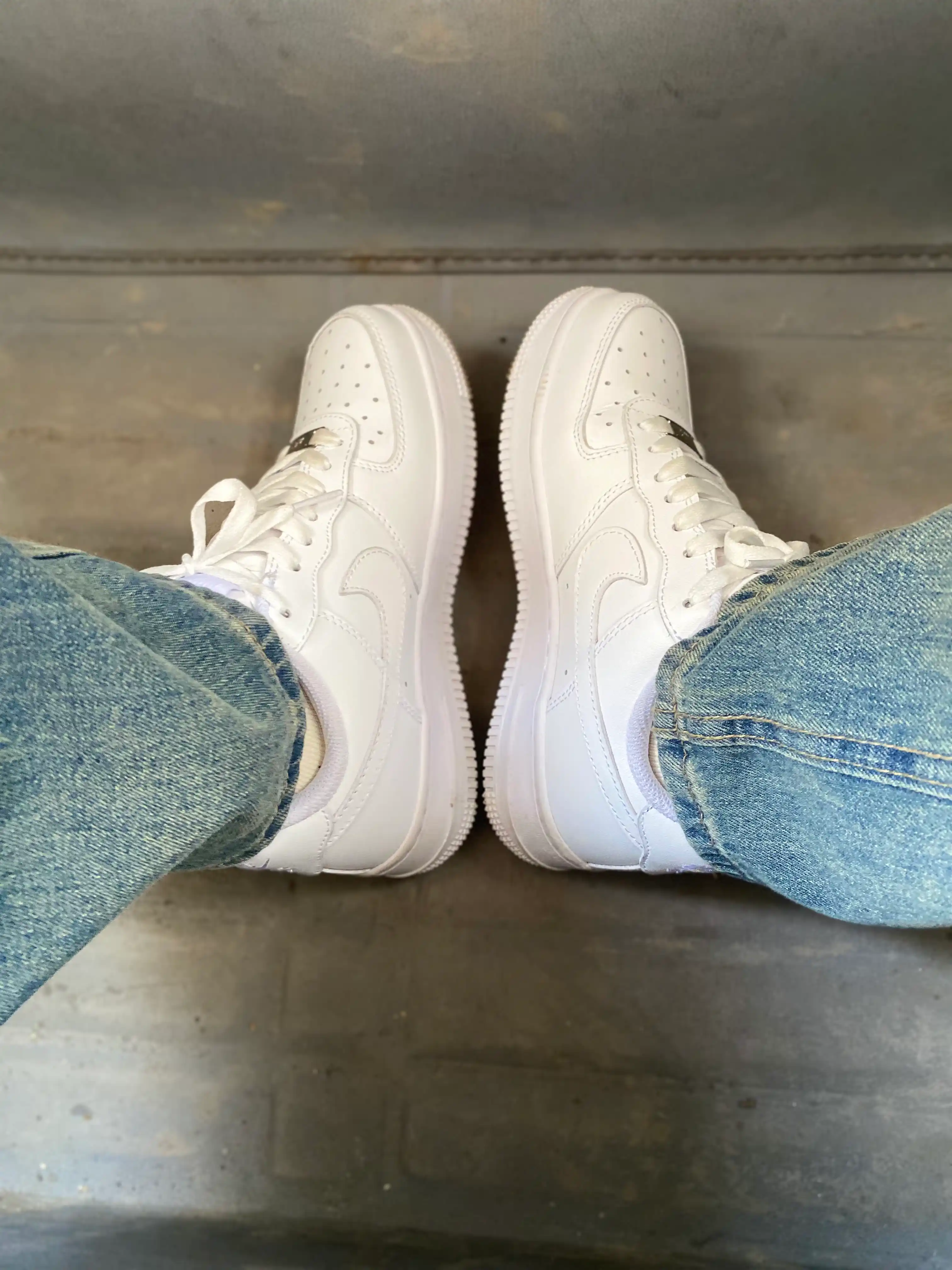Nike Air Force 1 Classic – Oq rangli universal krossovkalar karobka hujjatlari bilan