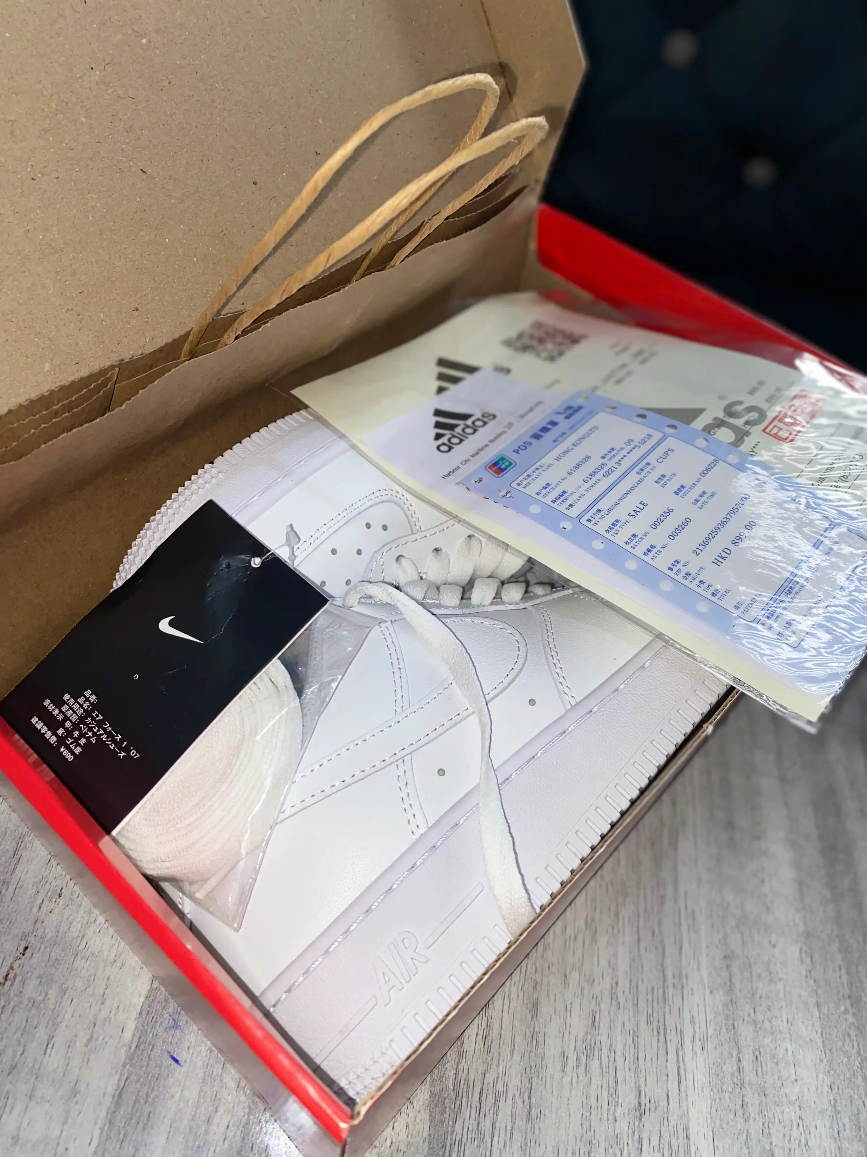 Nike Air Force 1 Classic – Oq rangli universal krossovkalar karobka hujjatlari bilan