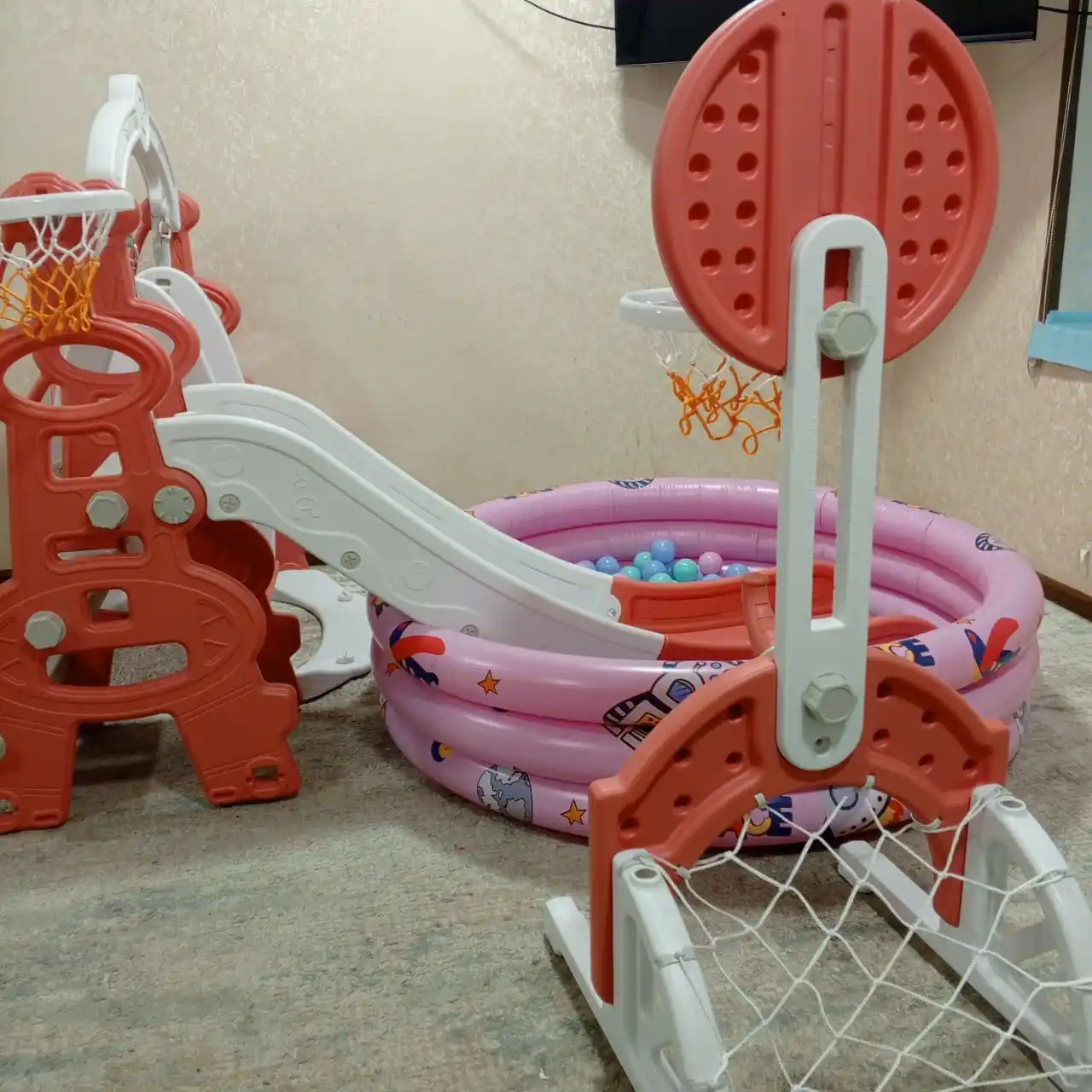 Детская горка и игровой комплекс FIDGO, модели с качелями и спортивный уголок