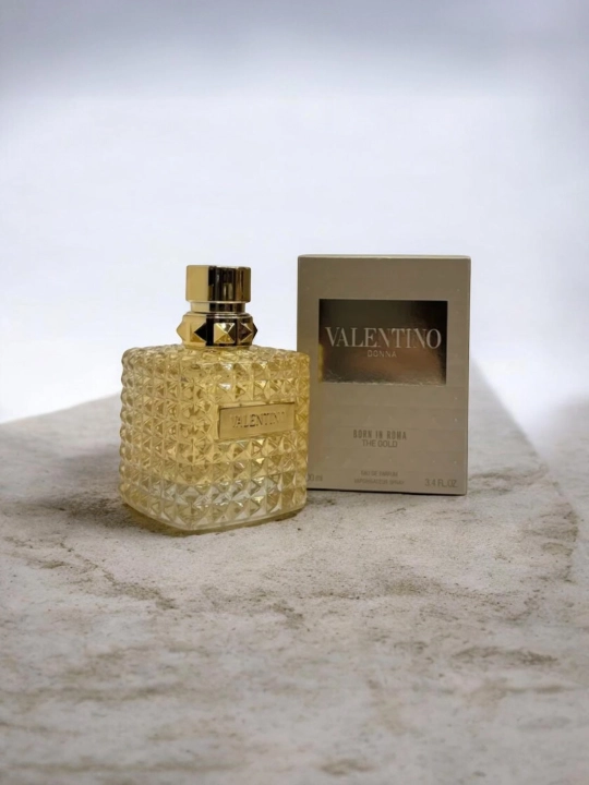 Восточные древесно-фруктовые ноты, парфюмерная вода унисекс VALENTINO  - 