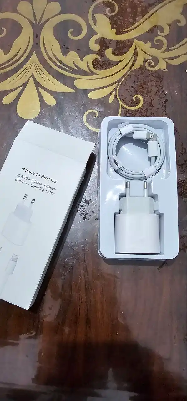 Зарядное устройство 20W адаптер + кабель Type-C , Lightning для iPhone X,11,12,13,14, iPad