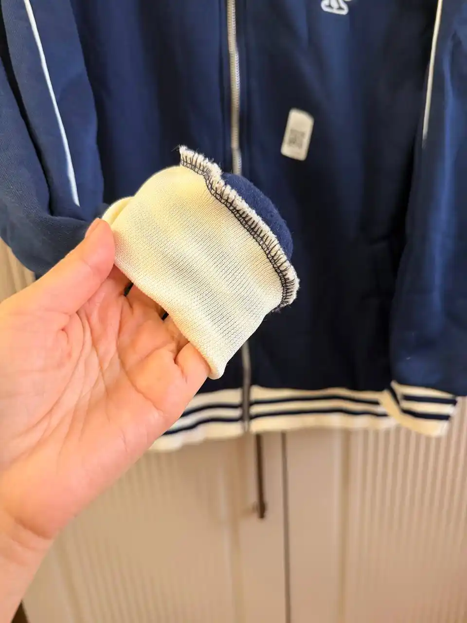 Tolstovka ayollar uchun, chaqmoq ustidagi baland yoqali - EllyFashion