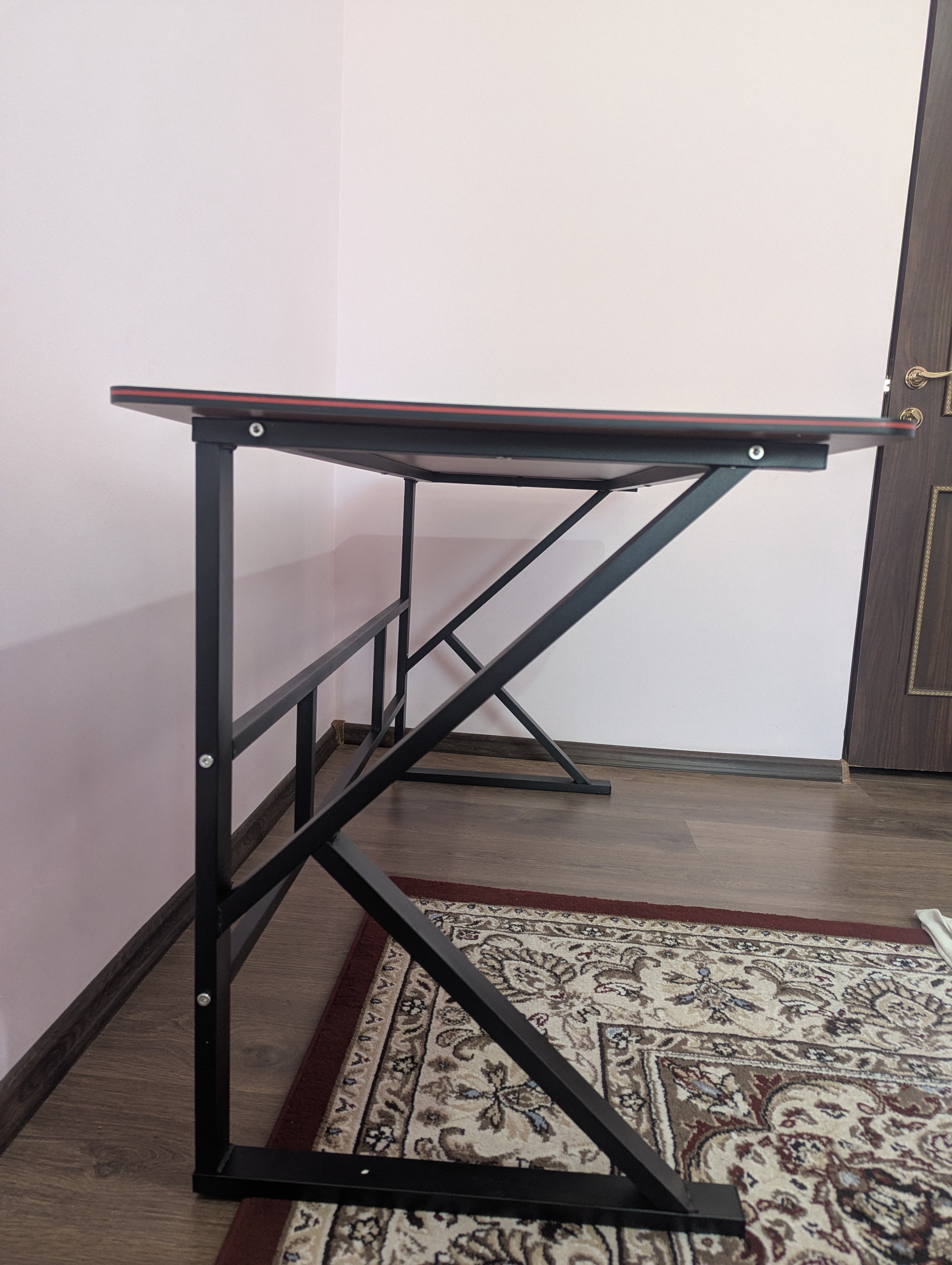 Геймерский стол 140×60 см, чёрный с красной кромкой, усиленная рама, 74 см