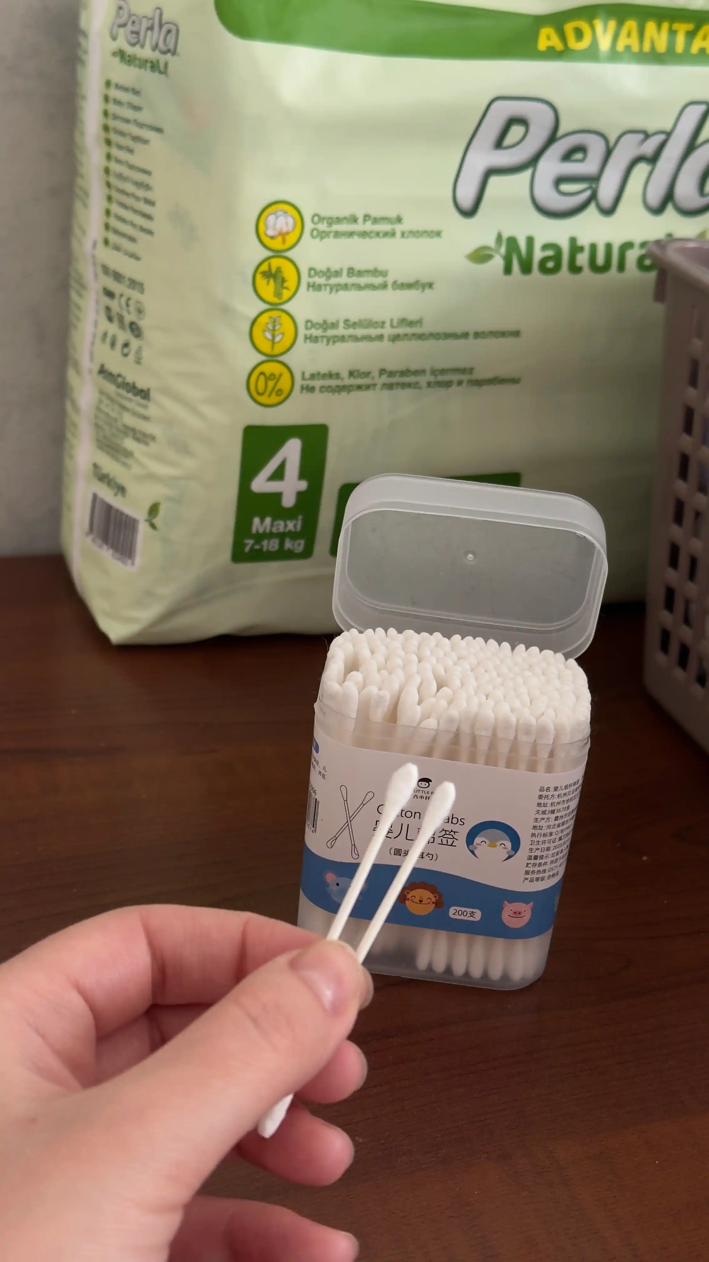 Детские ватные палочки 200 шт, хлопковые Cotton Swabs для новорождённых и детей