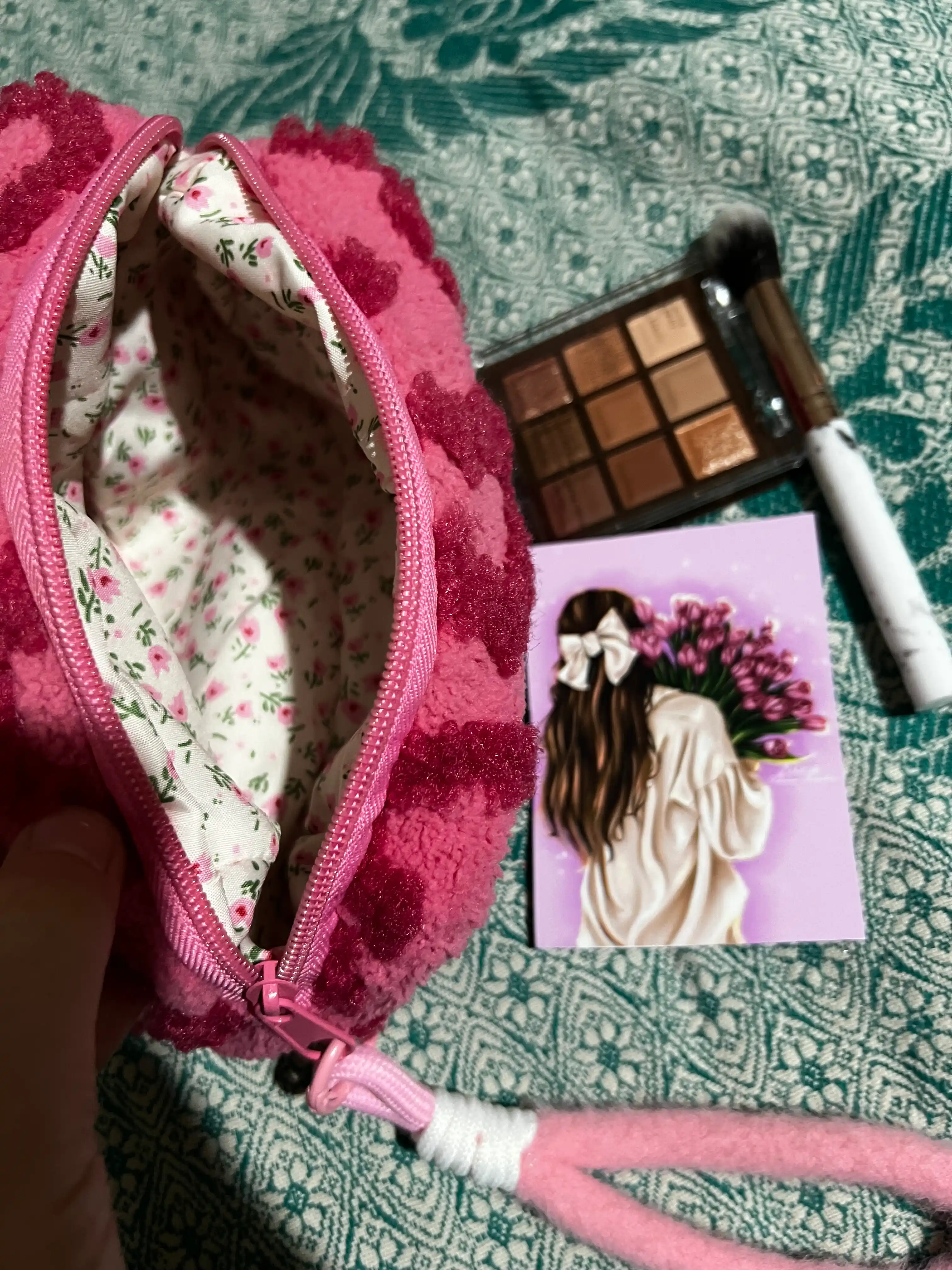 Kosmetik sumka ayollar va qizlar uchun, yurakchali, 3 xil rangda