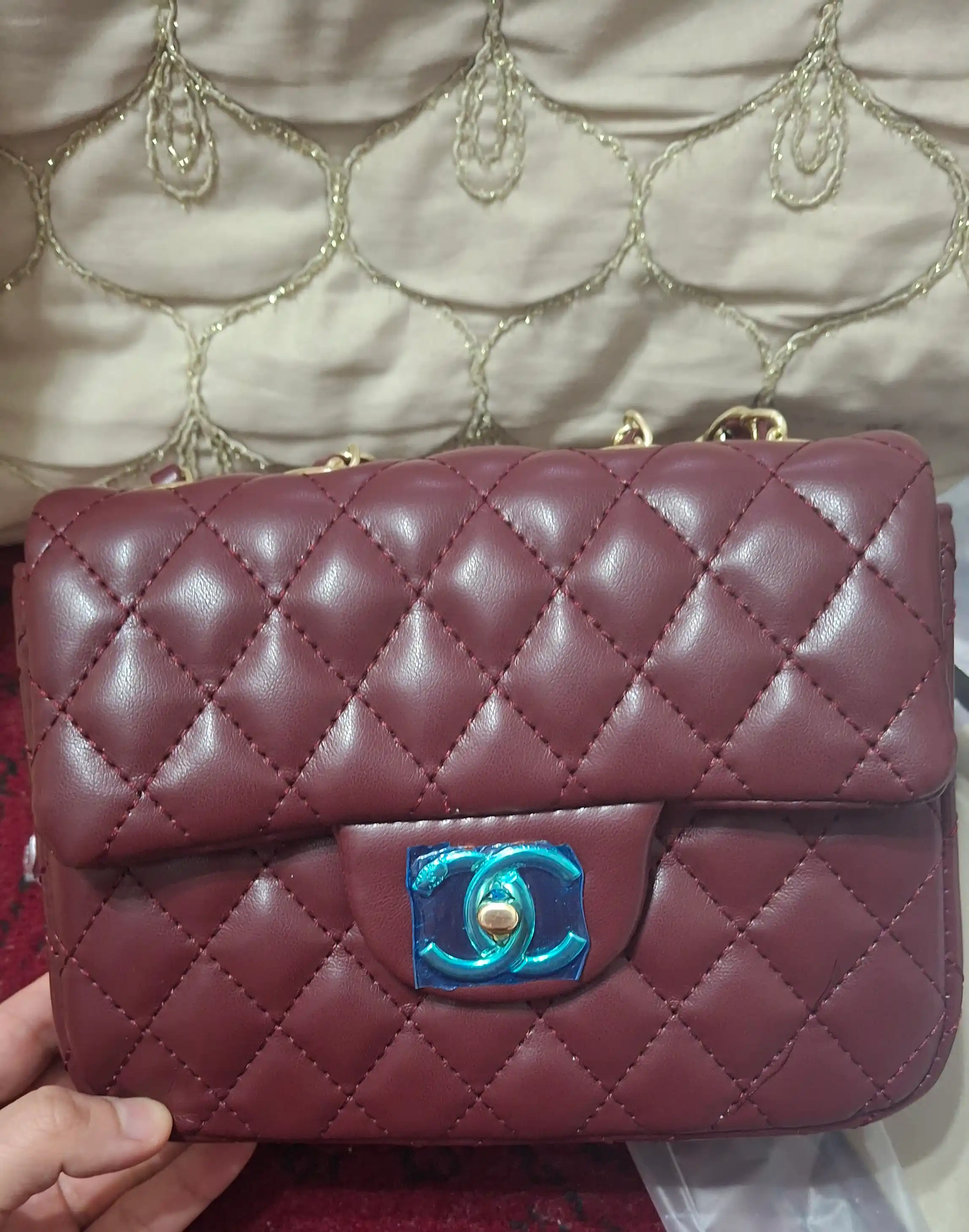 Klassik ayollar sumkasi, ustki qopqoqli flap bag, zanjir tasmali