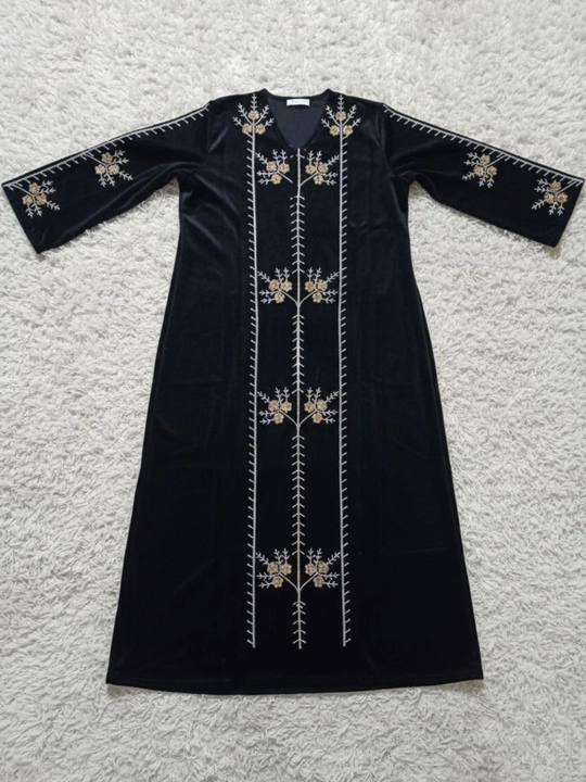 Ayollar uchun oqshom liboslari tuy va bazimlar uchun