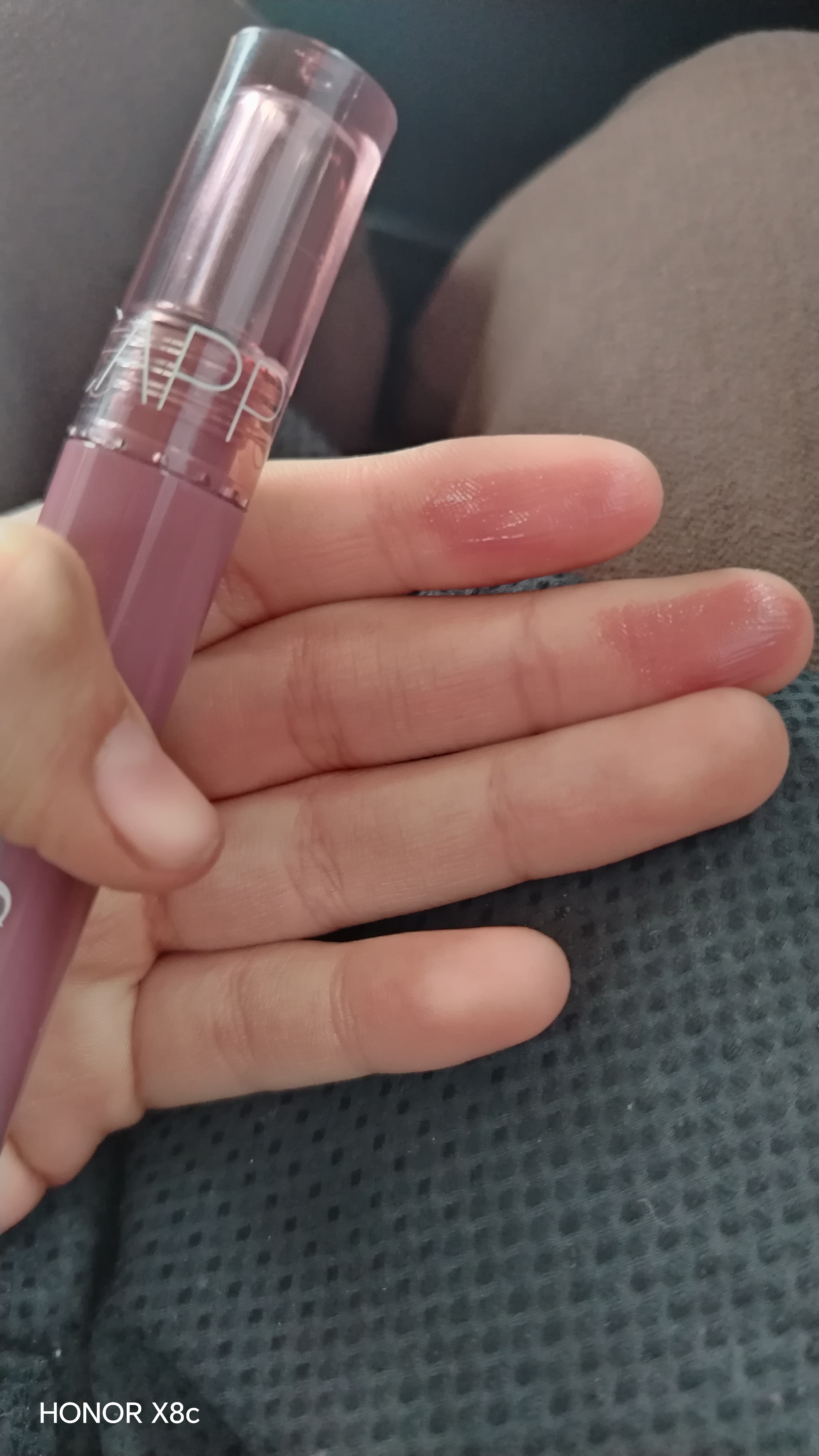 Lablar uchun blesk-lab bo'yog'i "Cappuvini", effektli