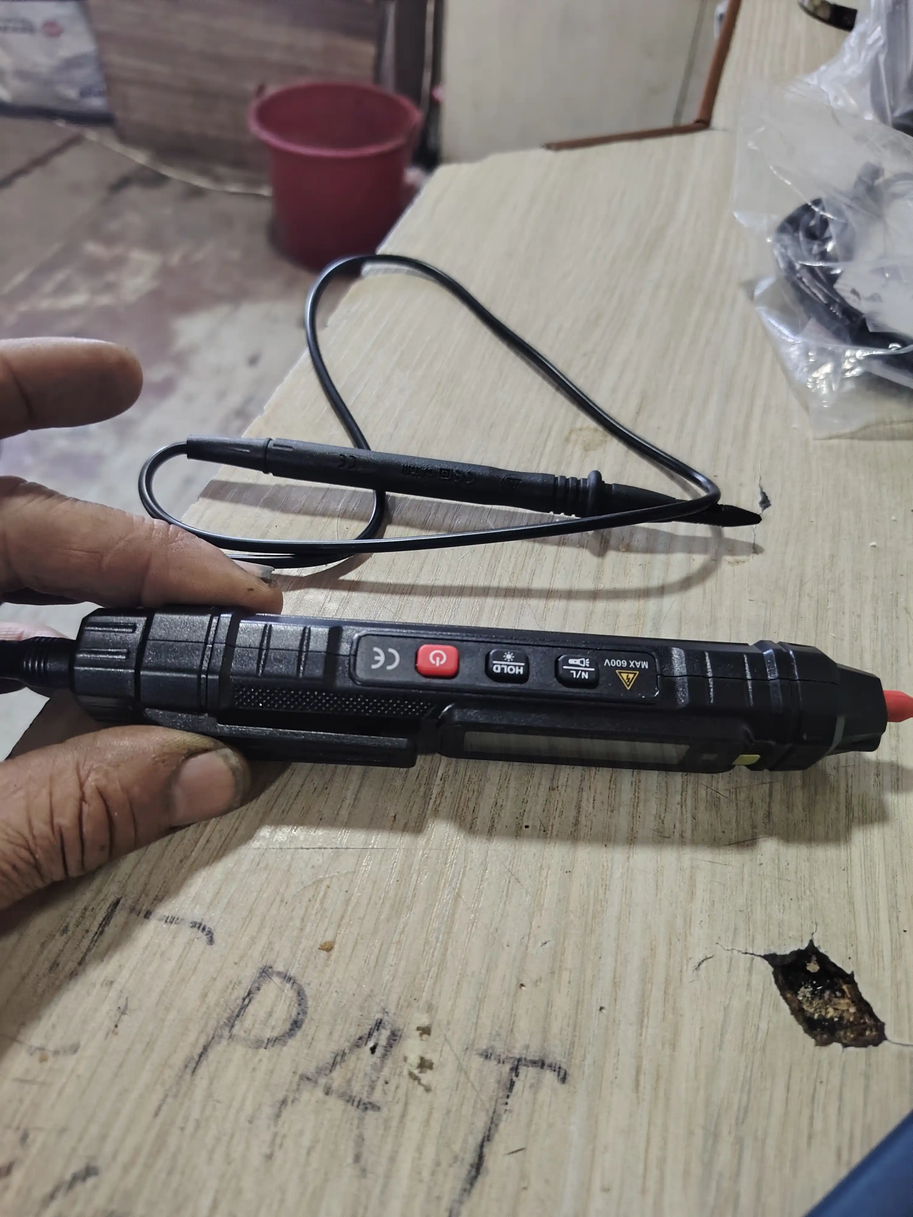 Raqamli qo'l multimetri, 4000 ohmli qo'lda hisoblash bilan professional asbob