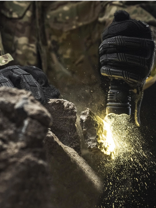 Тактический фонарь Armytek Viking Pro Max (холодный луч)