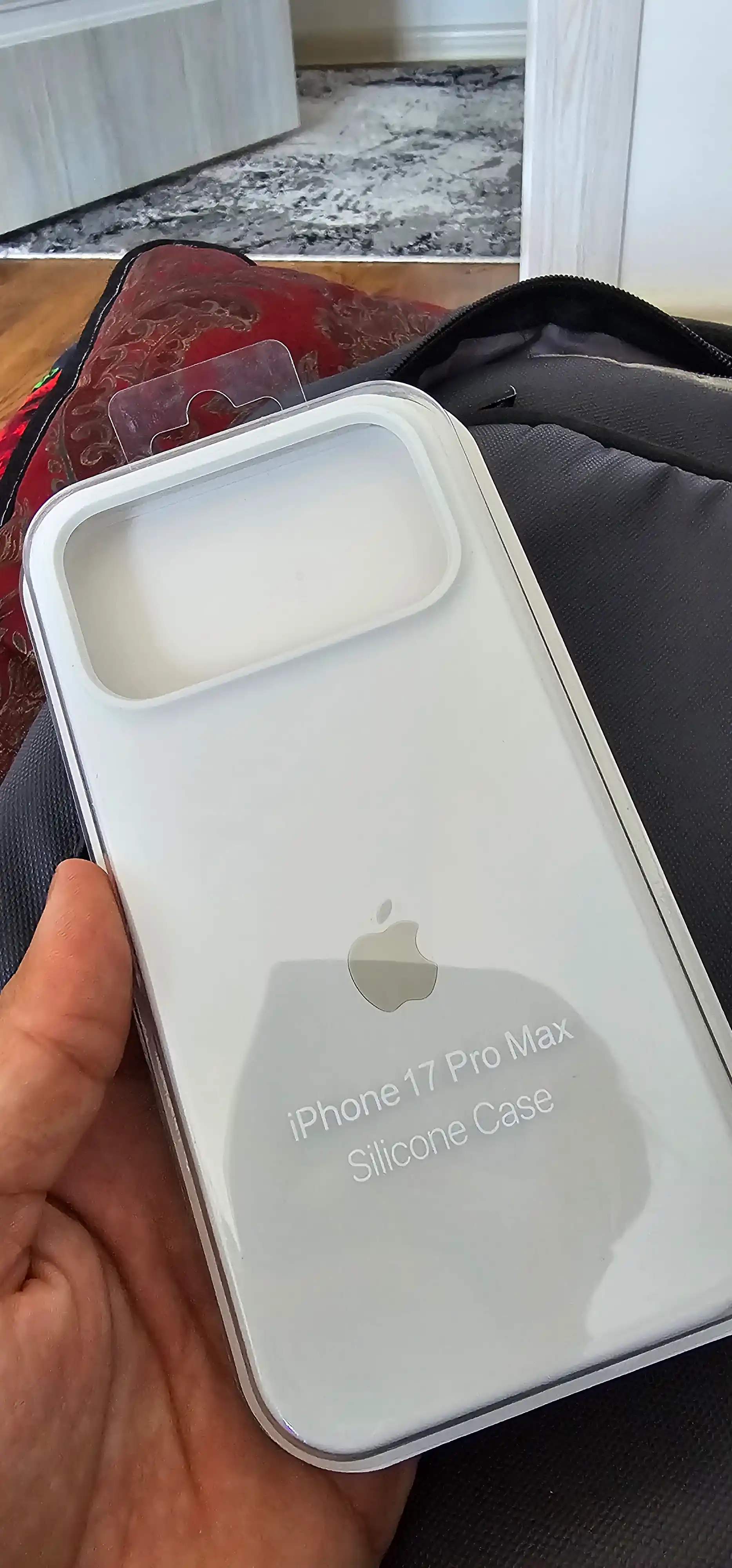 IPhone 17 / 16 / 15 / 14 / 13 / 12 Pro Maxlar uchun silikon g‘iloflar