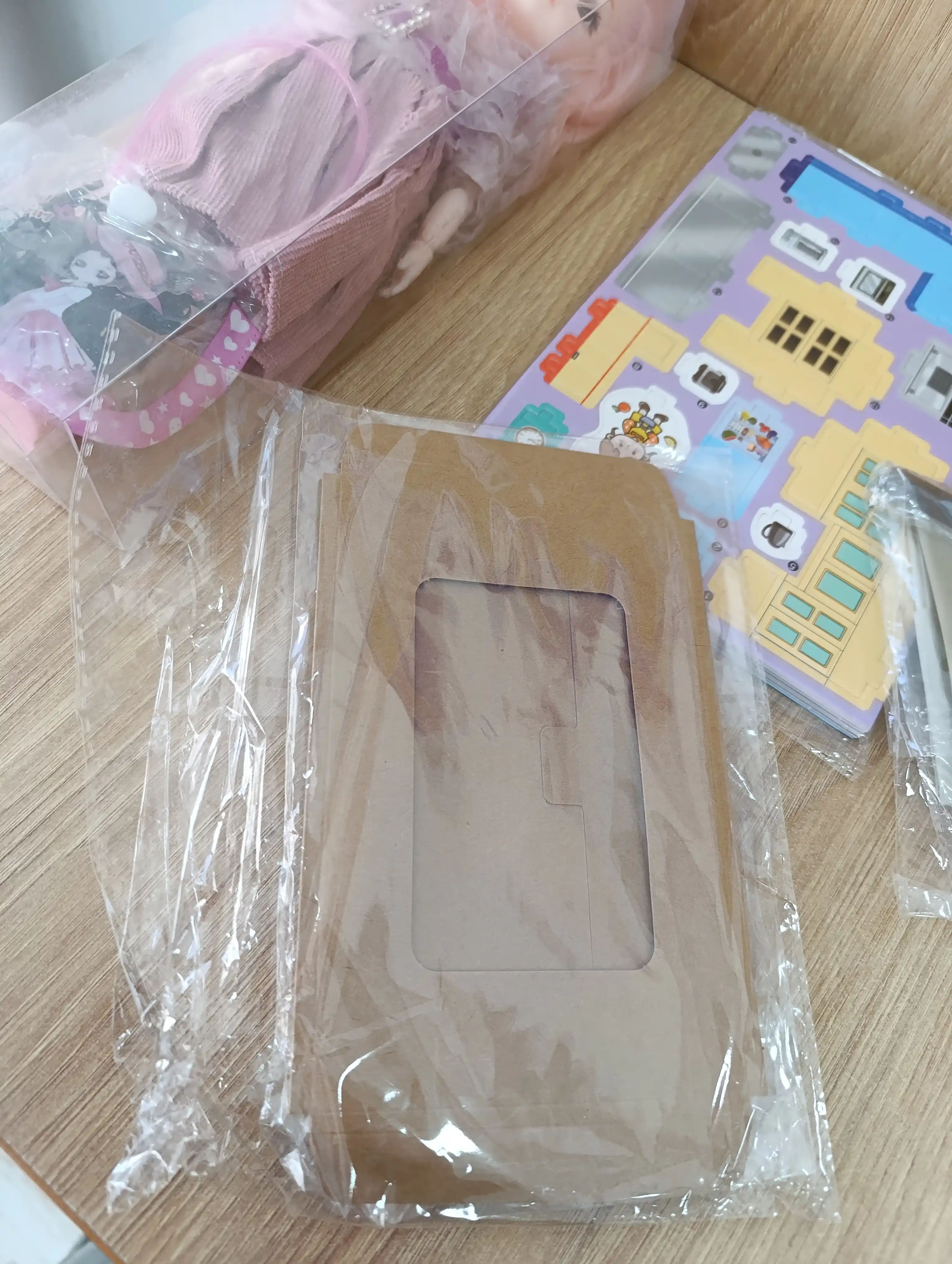 Kreativ DIY tabriknoma-syurpriz: yonuvchan alanga effekti bilan