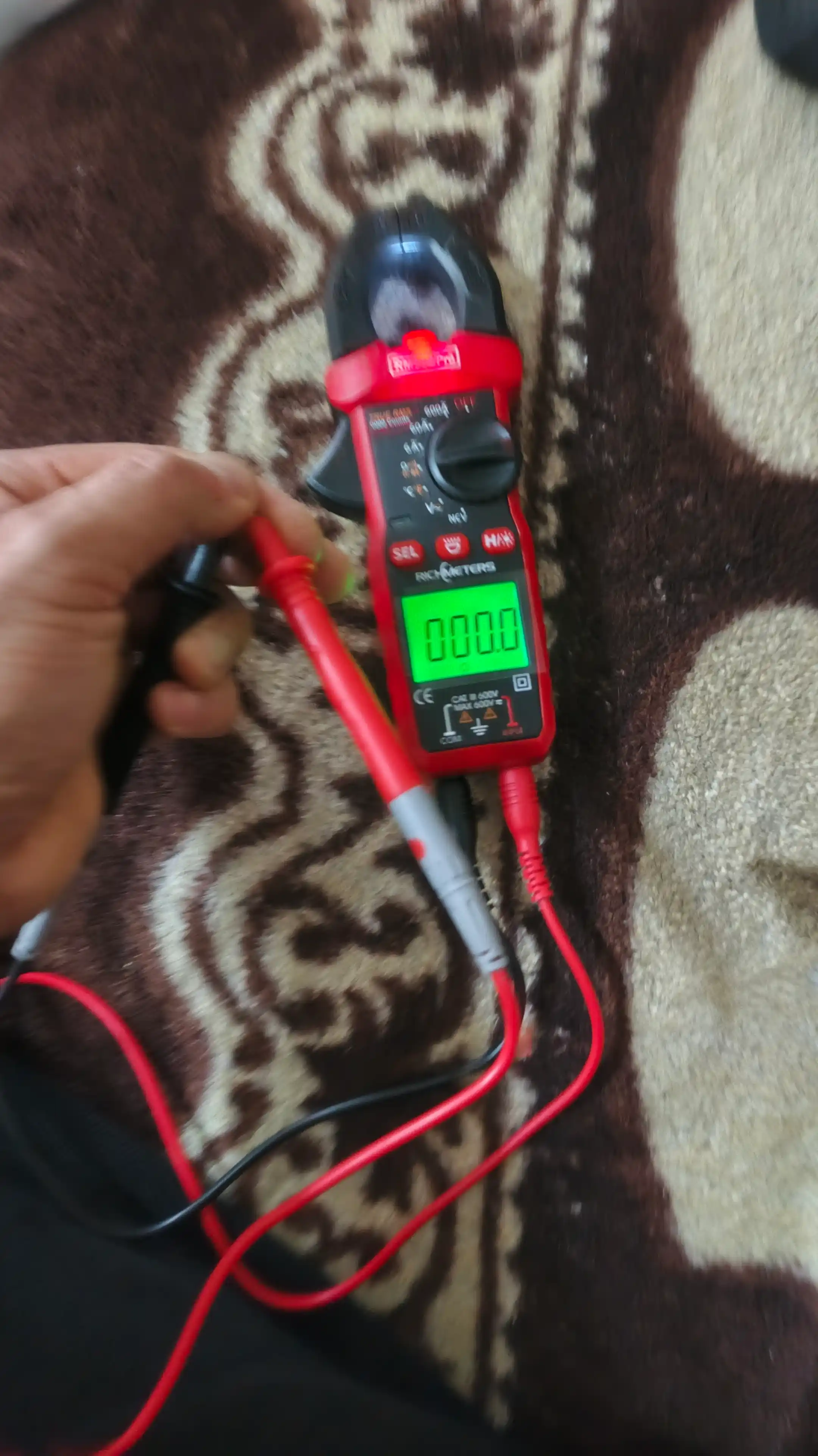 Oqim oqadilar termojuft bilan 99b raqamli multimetr