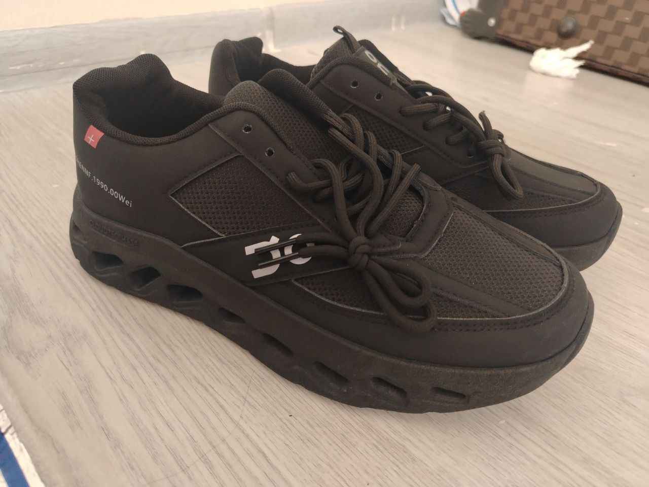 On Cloud kuzgi erkaklar krossovkasi, erkaklar poyabzali, 40-45 o‘lcham, suv o'tkazmaydi