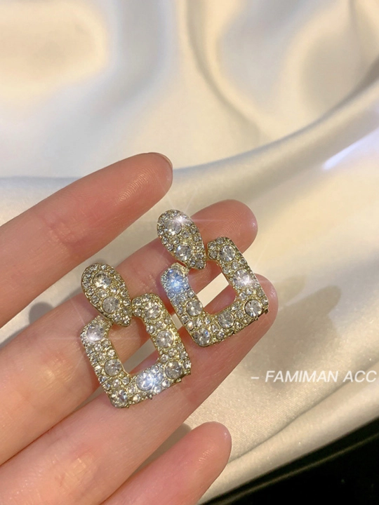 Серьги для женщин
