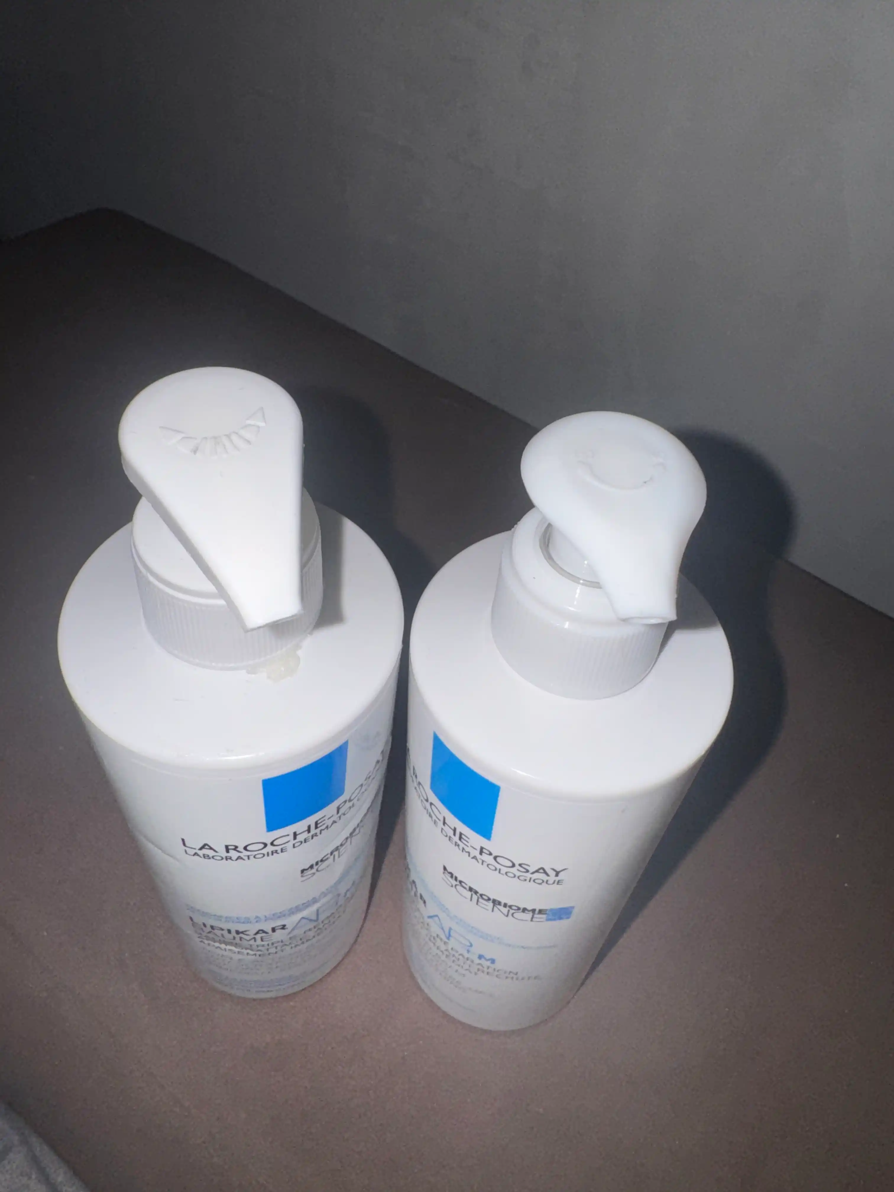 Lipikar AP+M – Yuz va tana uchun lipid tiklovchi balzam, bolalar va kattalar uchun, 400 ml