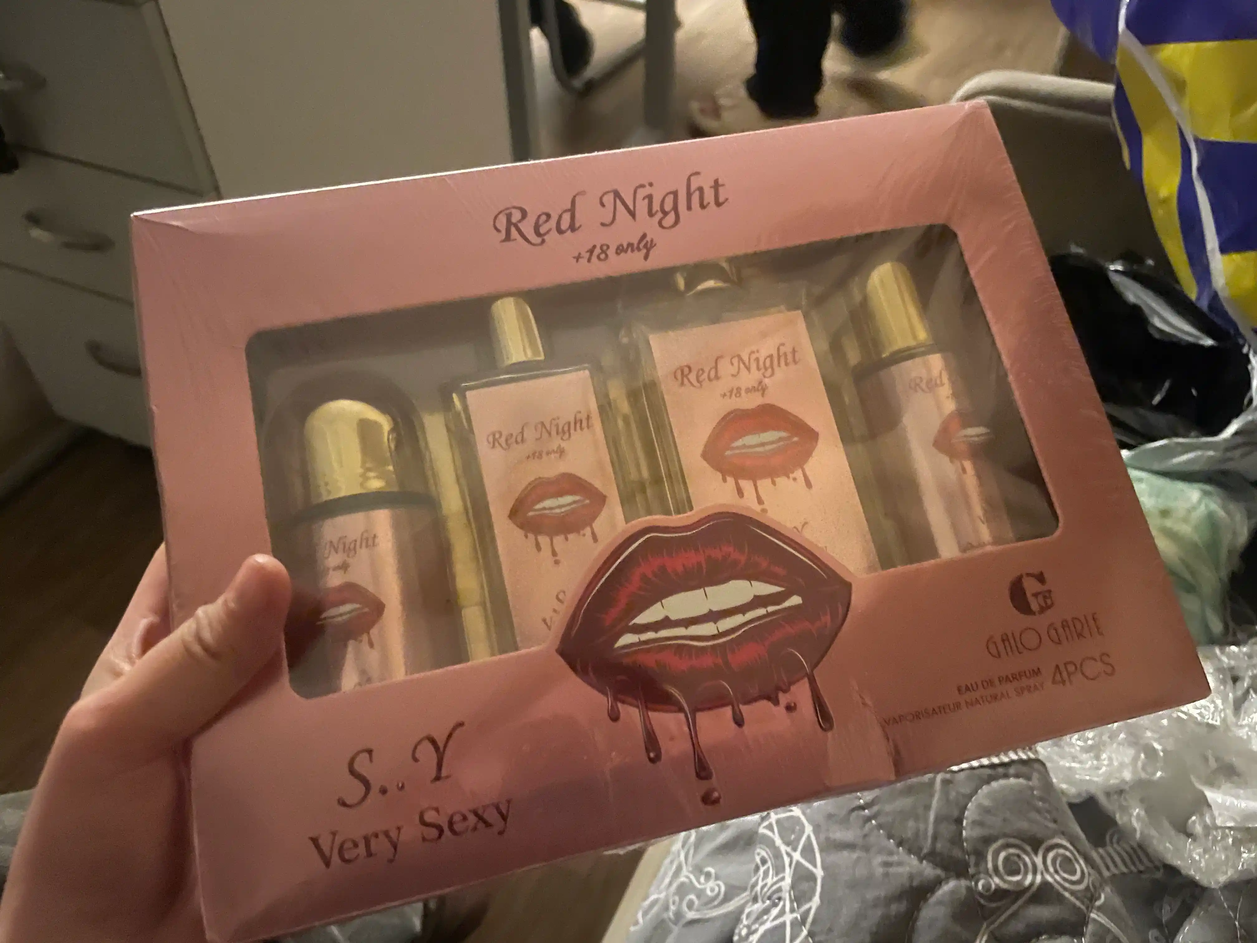 Ayollar uchun Romantic  sovg‘a to‘plami - atir + mist + roll-on + soch uchun atir