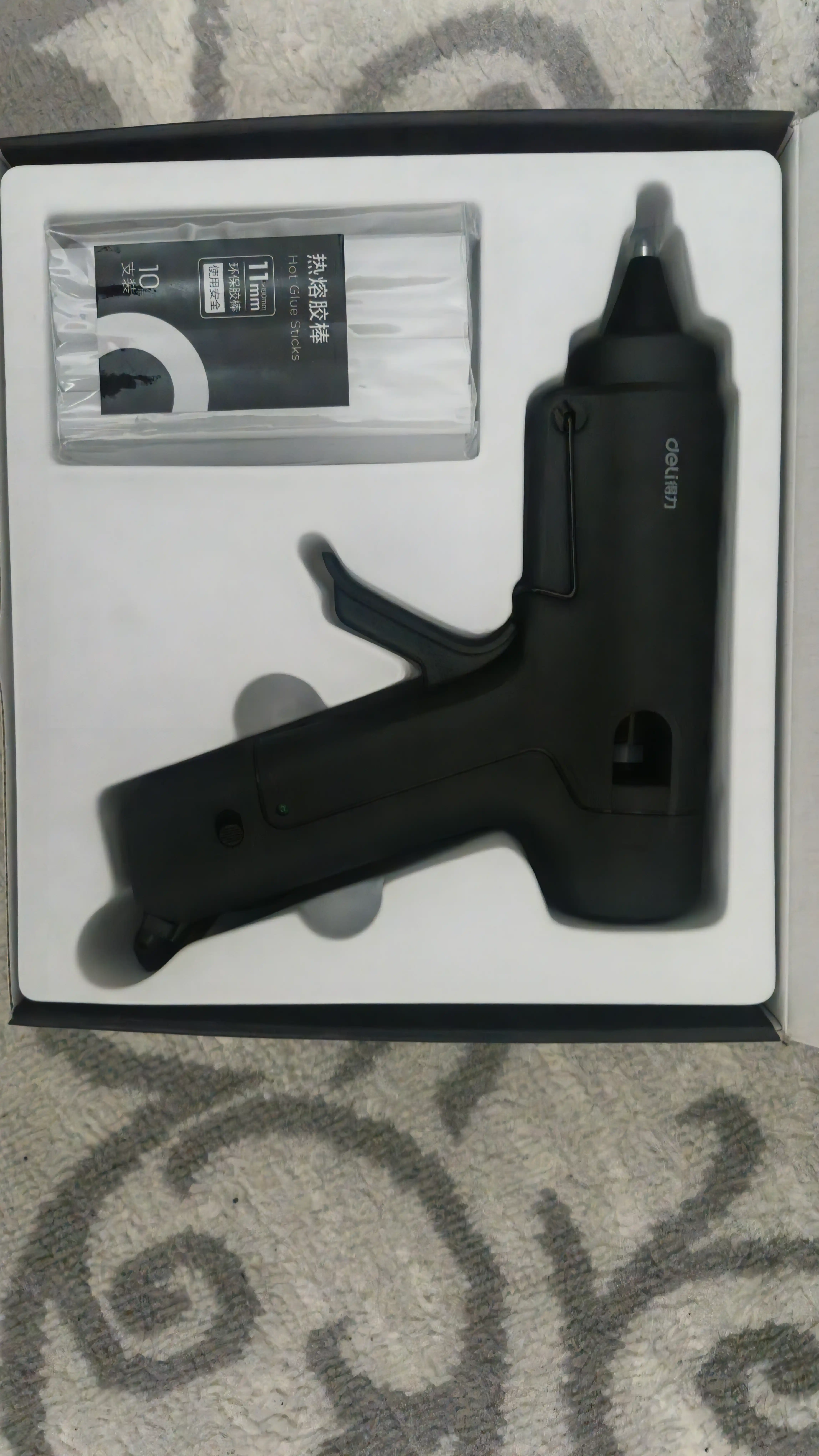 Термопистолет Deli 31403 100 W, черные