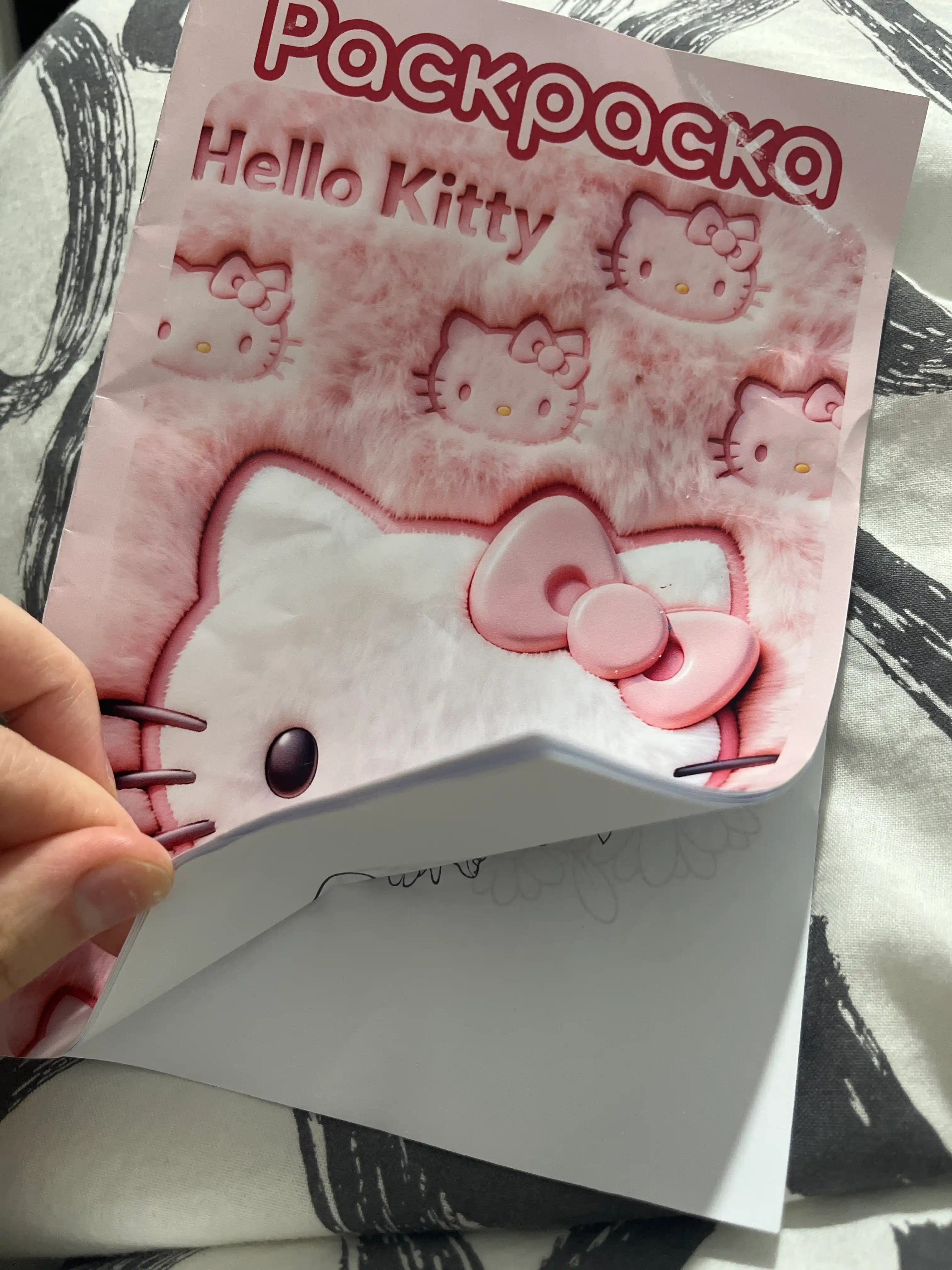 Раскраска Hello Kitty с наклейками и заданиями, 20 страниц, для детей от 3 лет