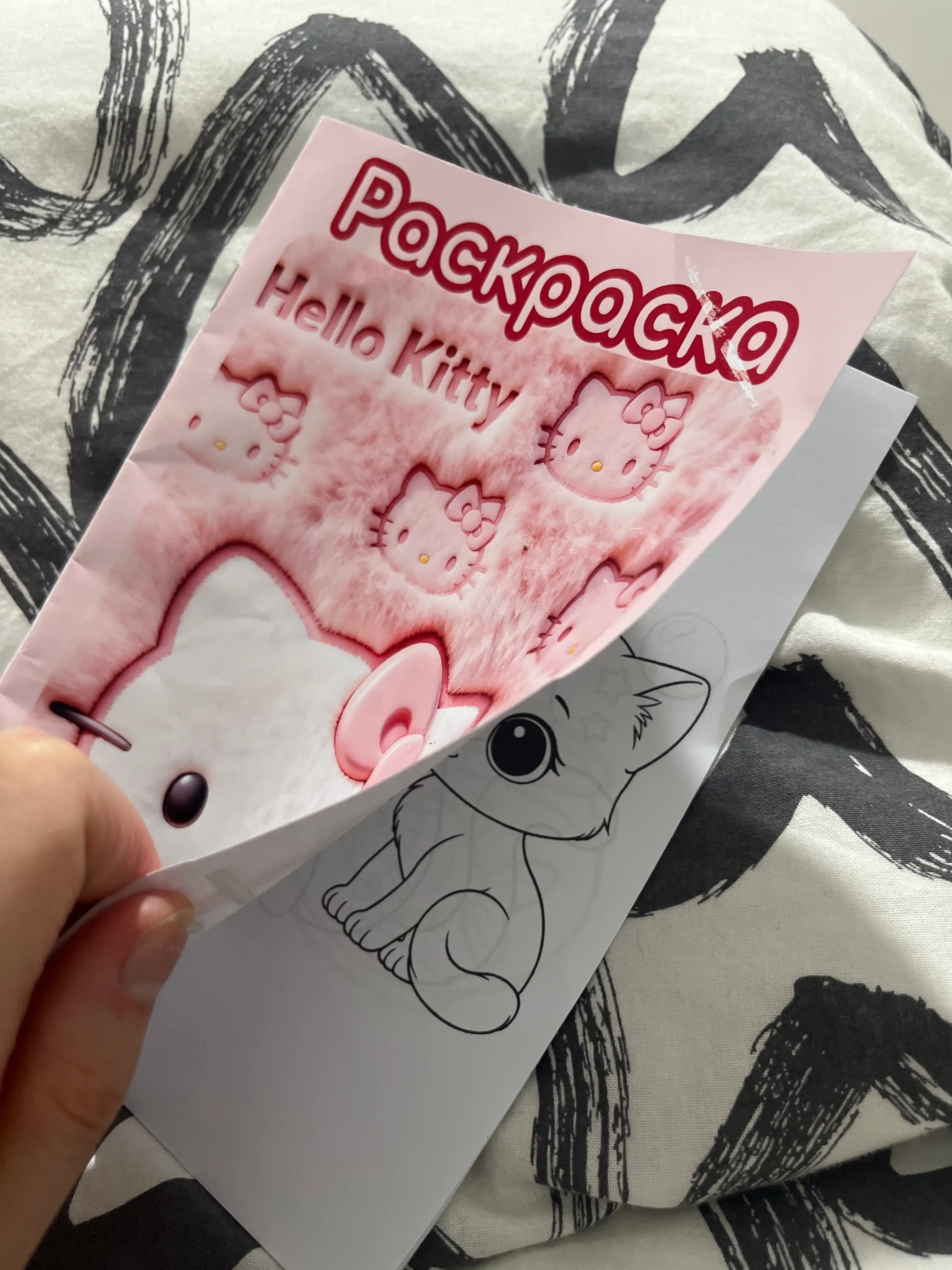 Раскраска Hello Kitty с наклейками и заданиями, 20 страниц, для детей от 3 лет
