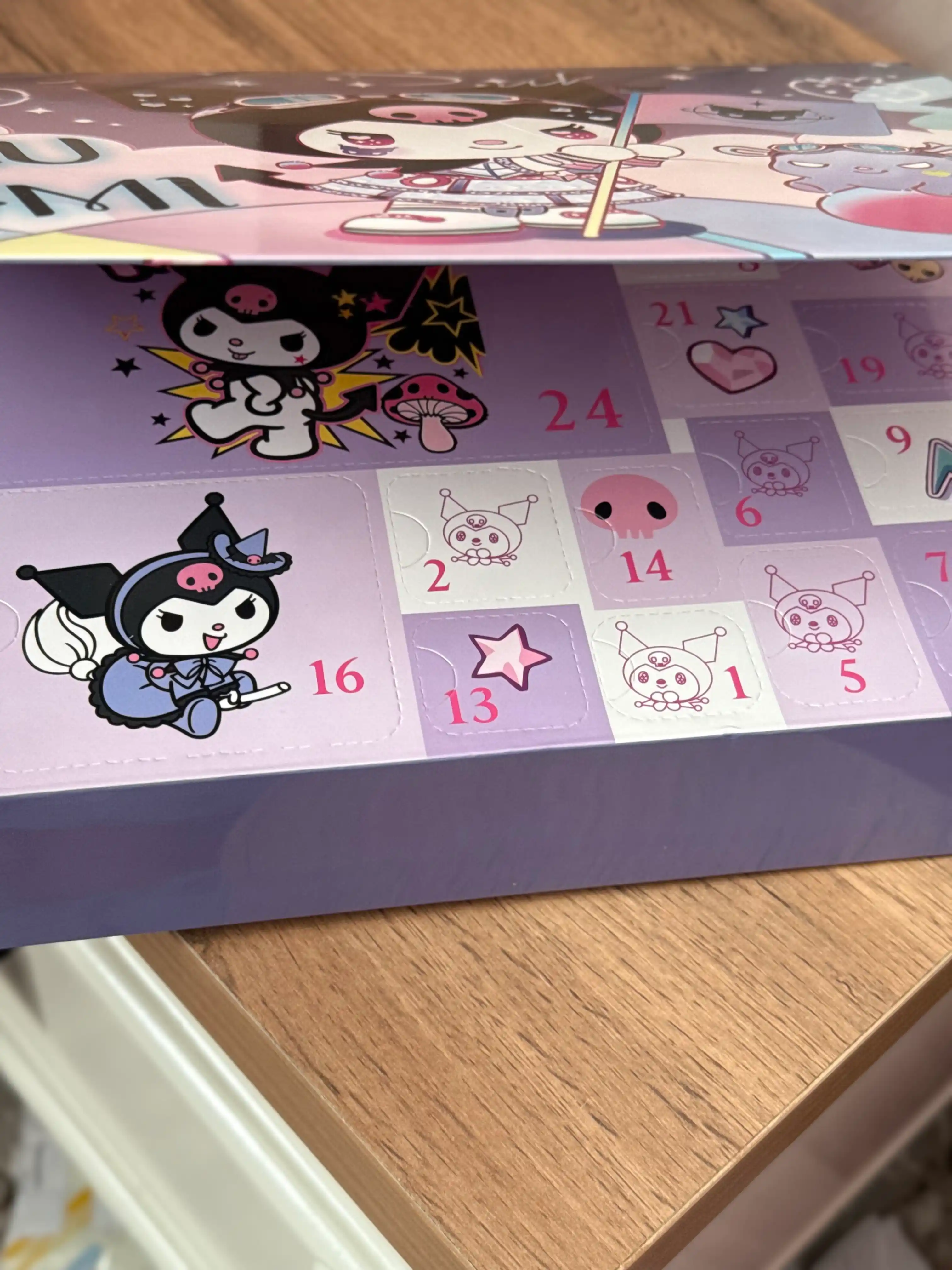 Advent taqvimi, qizlar va o‘g‘il bolalar uchun o‘yinchoqlar Kuromi, Hello Kitty, Stitch, Huntrix, Minecraft