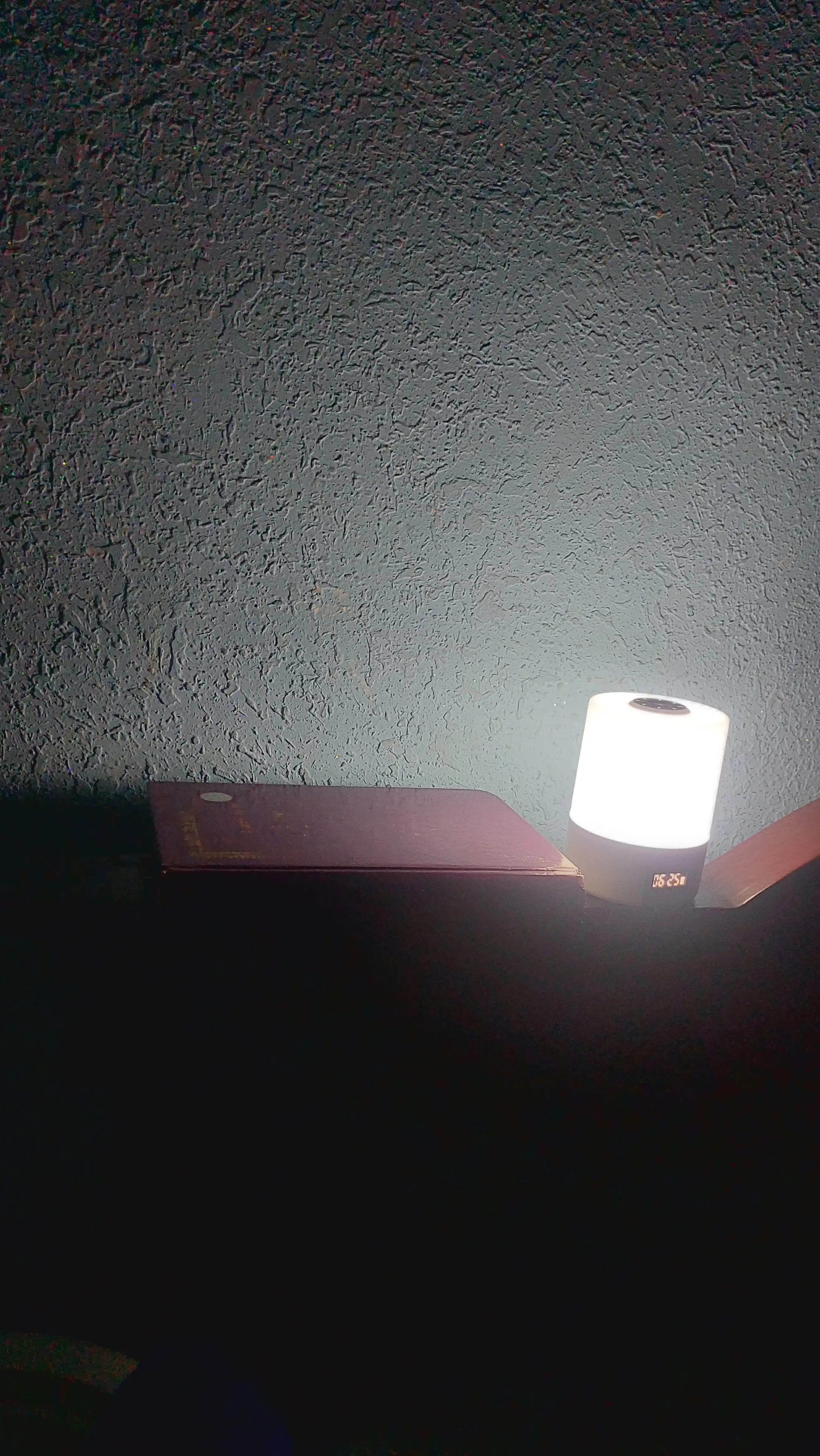Настольная LED лампа с часами