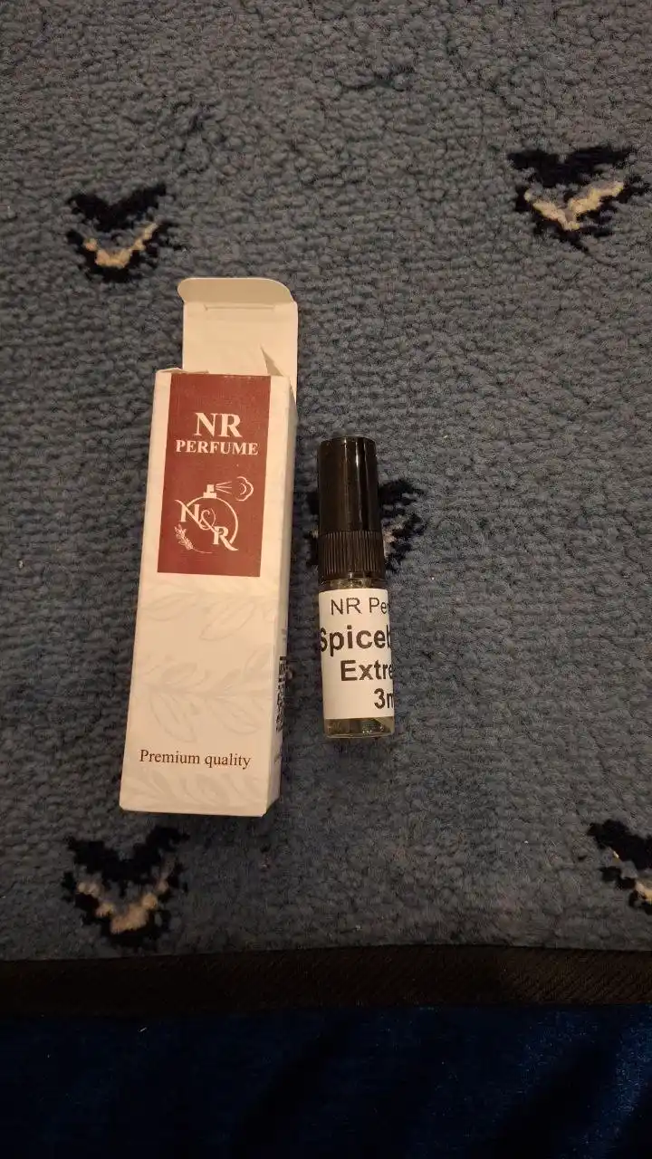 Atir Spicebomb Extreme Viktor Rolf erkaklar uchun, Fransiya
