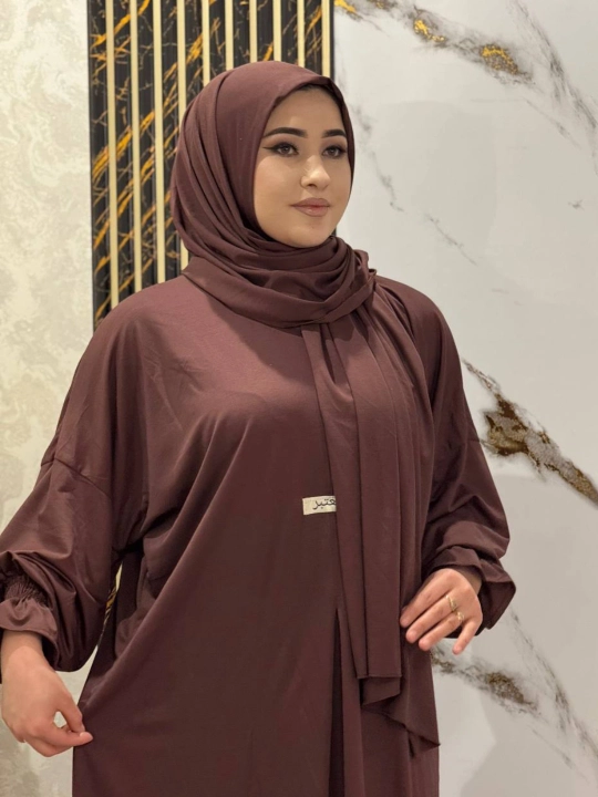 Ayollar uchun islomiy uslubdagi keng kesimli uzun abaya libosi hijob bilan mos