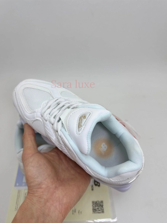 Кроссовки New Balance 9060, есть коробка и документы