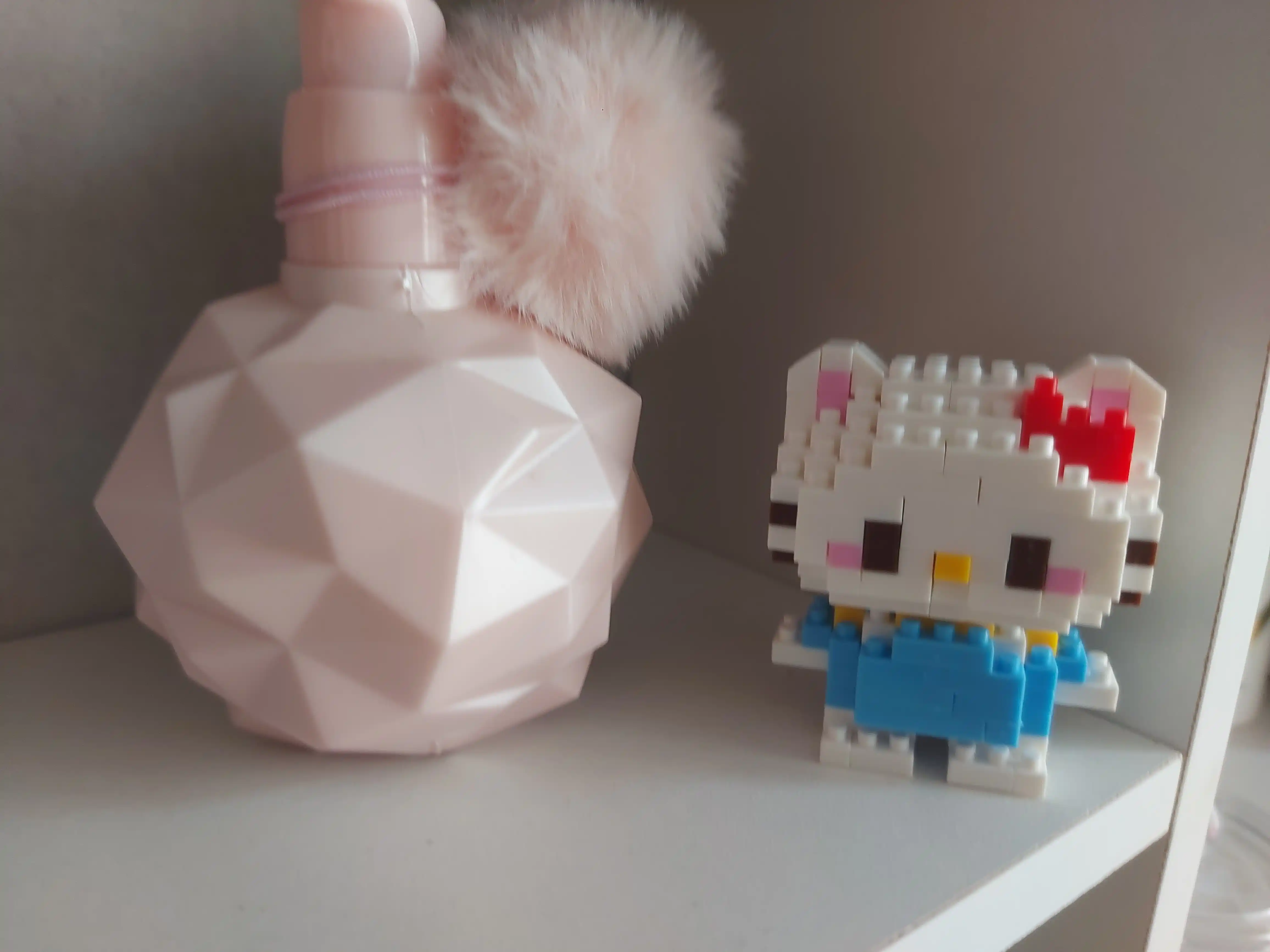 Конструктор 3D блочный, мини лего, игрушка головоломка для детей и взрослых фигурки желтый