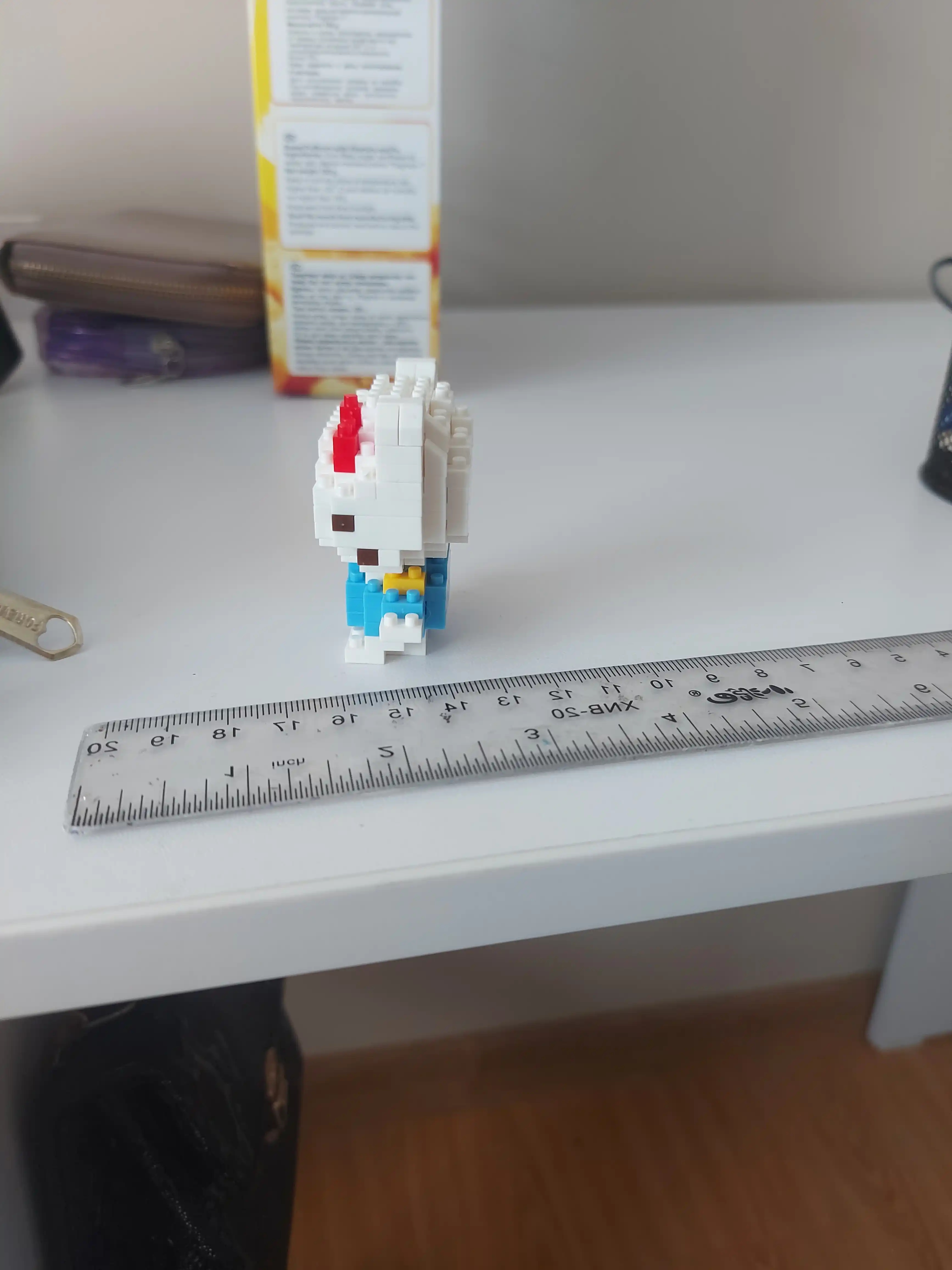 Конструктор 3D блочный, мини лего, игрушка головоломка для детей и взрослых фигурки желтый