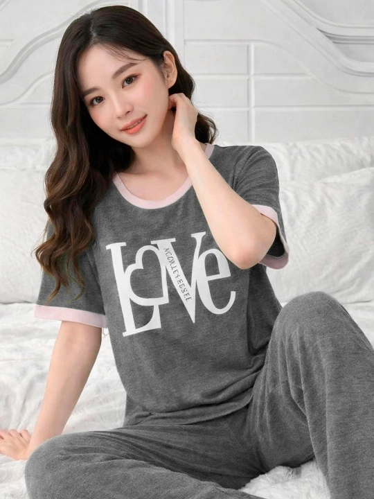 Pijama ayollar uchun, uy kiyimi, yengil matodan, o'lchamlar 46-48-50, M, L