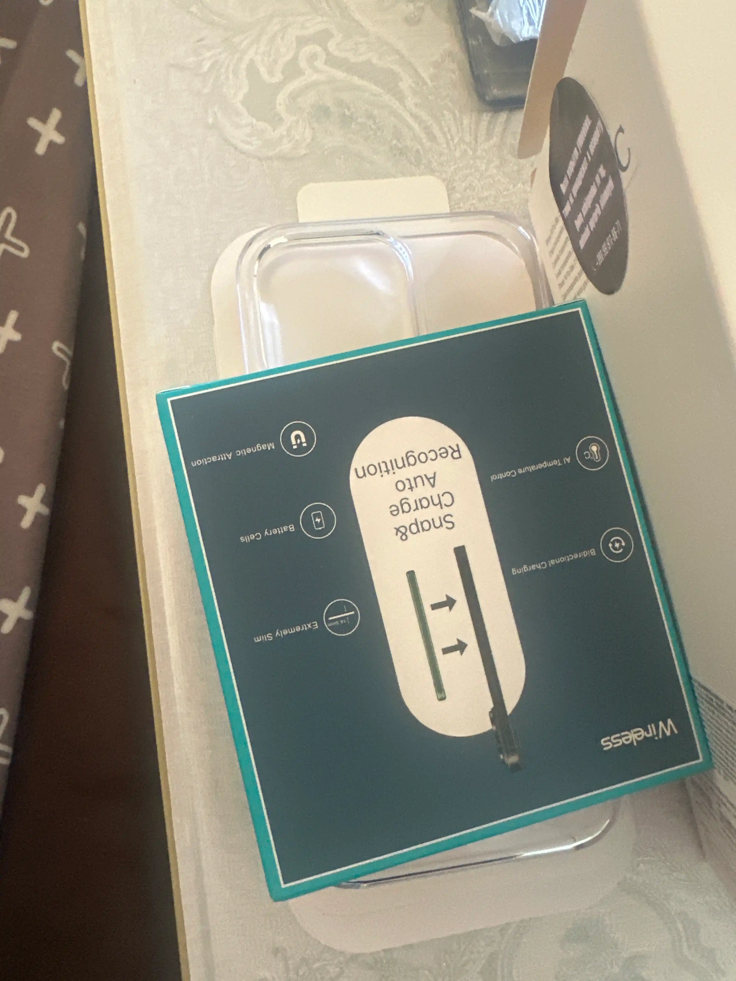 Snap & Charge Power Bank 10000 mAh magnitli, simsiz, auto aniqlovchi zaryadka qurilmasi
