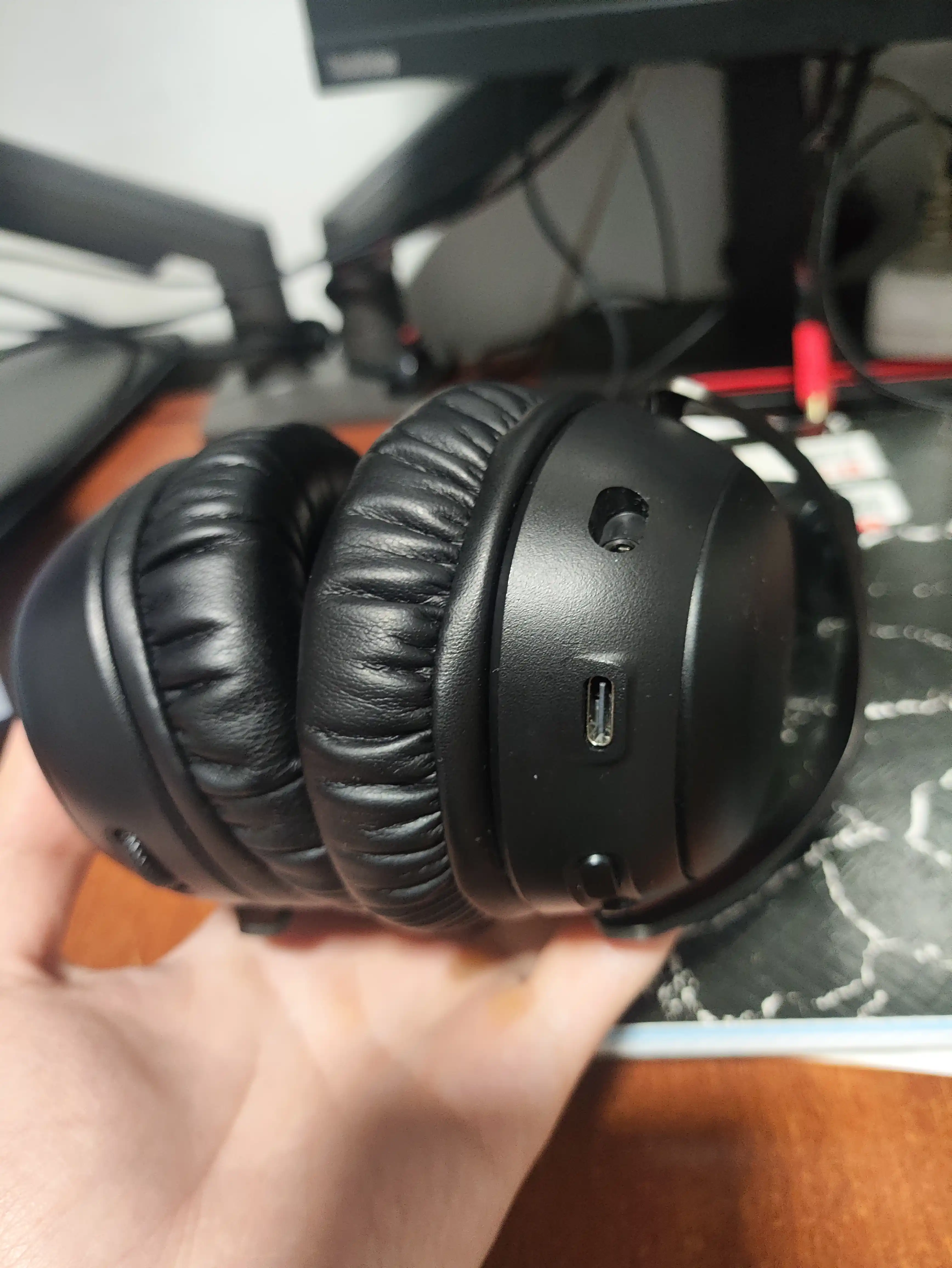 Simsiz o‘yin quloqchinlar HyperX Cloud III Wireless