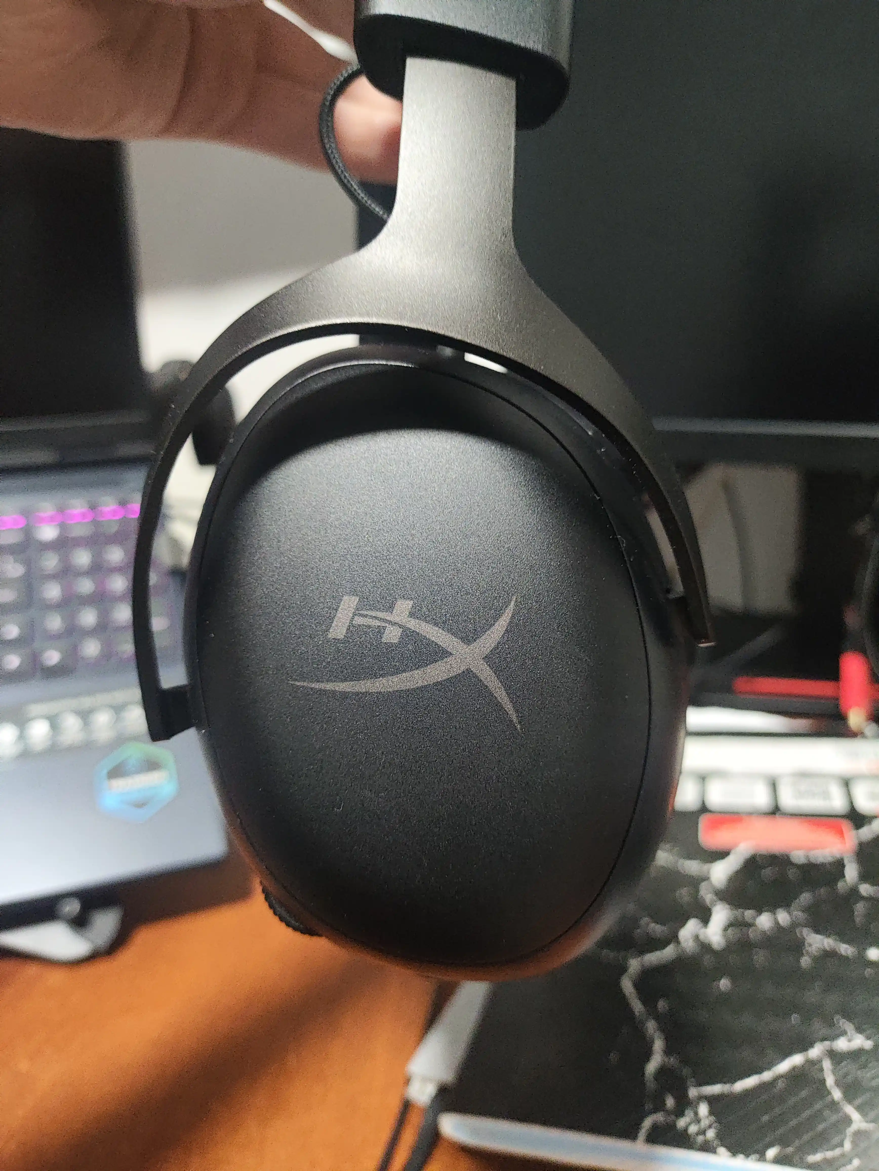Simsiz o‘yin quloqchinlar HyperX Cloud III Wireless