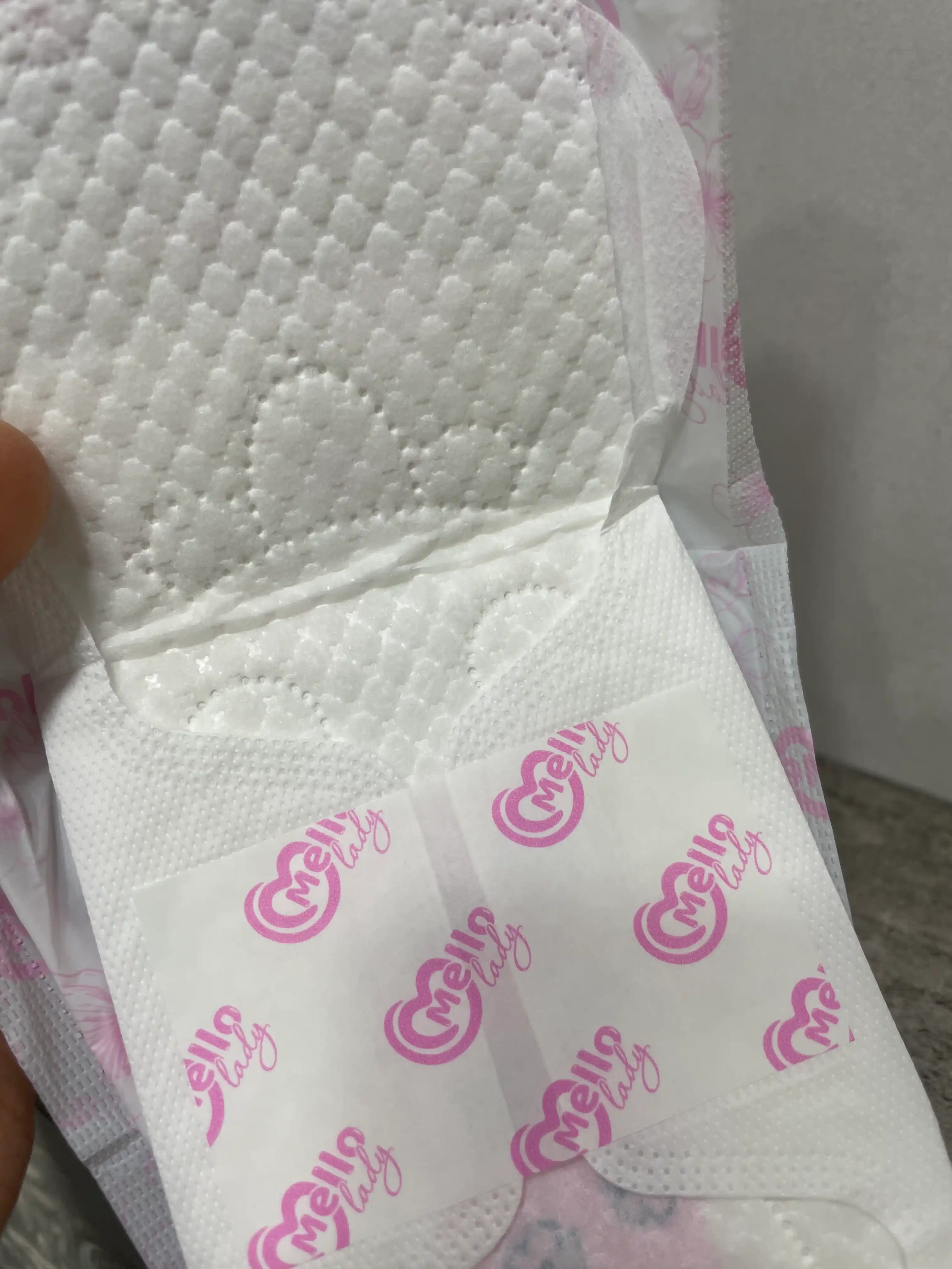 Mello lady 8 ayollar gigiyena qistirmalari, 290 mm o‘lcham + Mello nam salfetkalari 1 dona