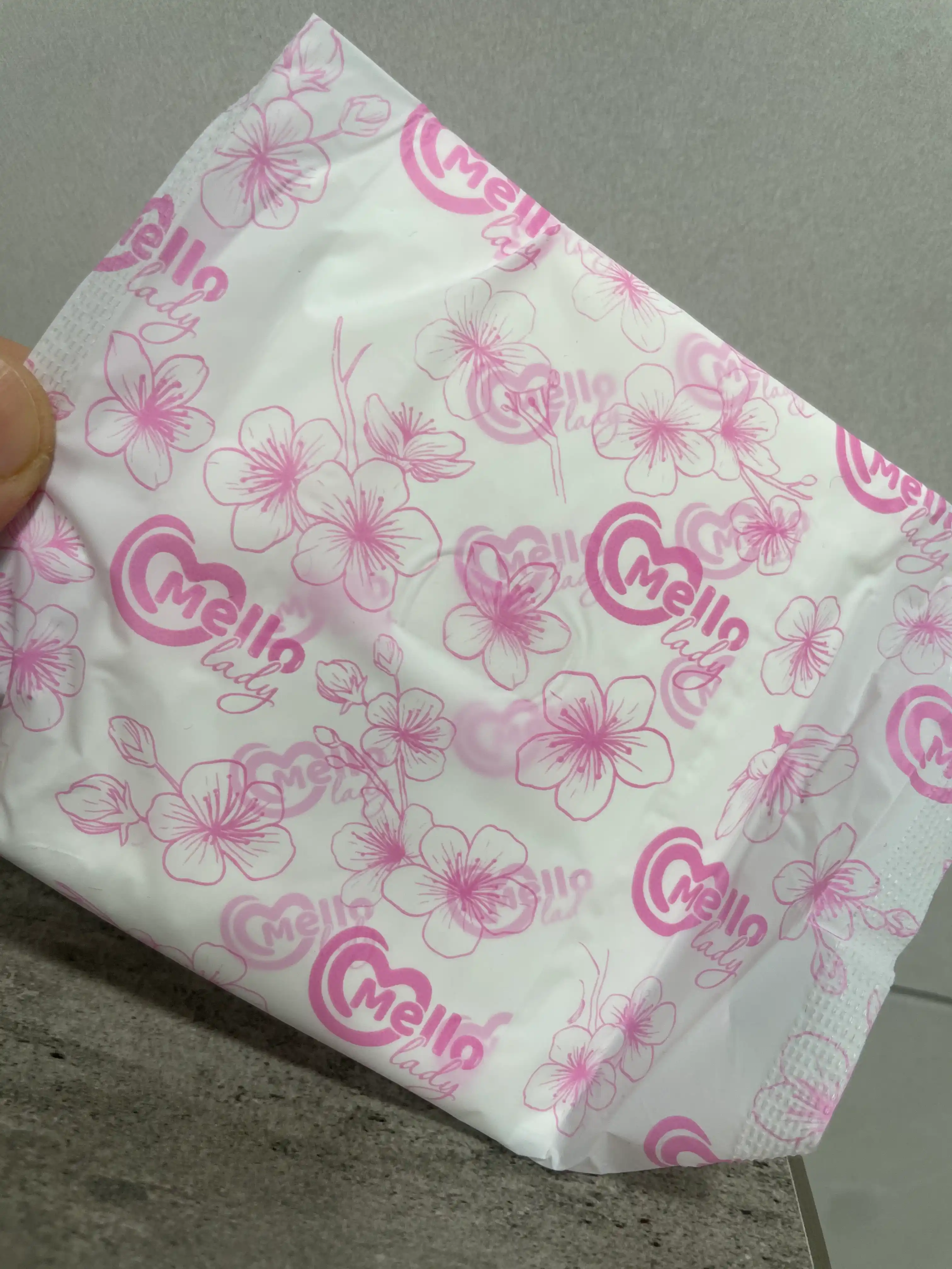 Mello lady 8 ayollar gigiyena qistirmalari, 290 mm o‘lcham + Mello nam salfetkalari 1 dona