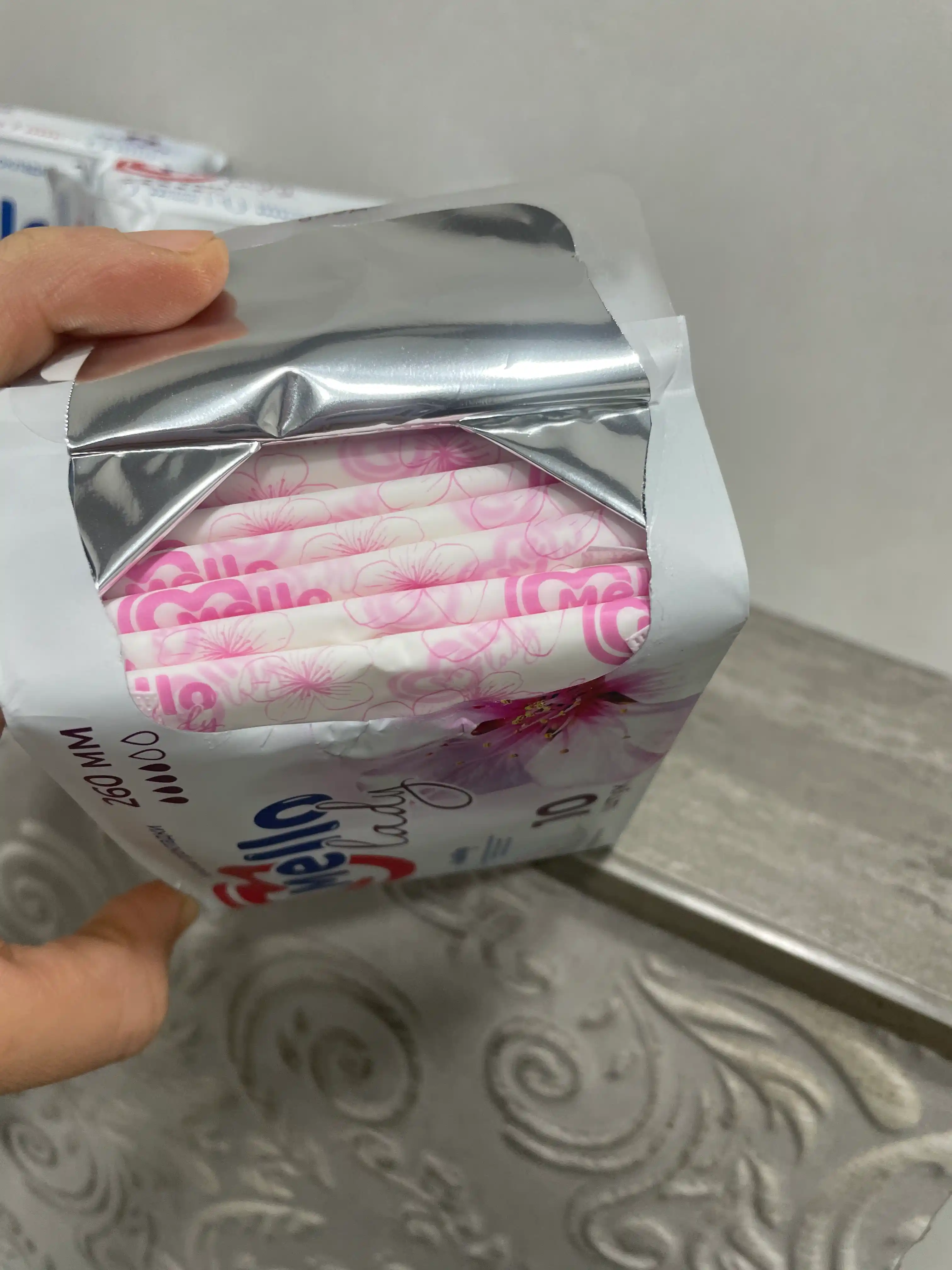 Mello lady 8 ayollar gigiyena qistirmalari, 290 mm o‘lcham + Mello nam salfetkalari 1 dona
