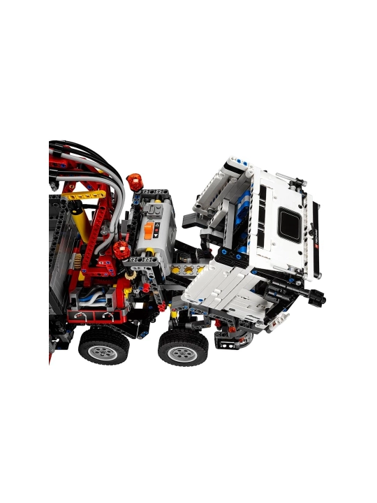 Konstruktor LEGO Technic 42043 Mercedes-Benz Arocs yuk mashinasi