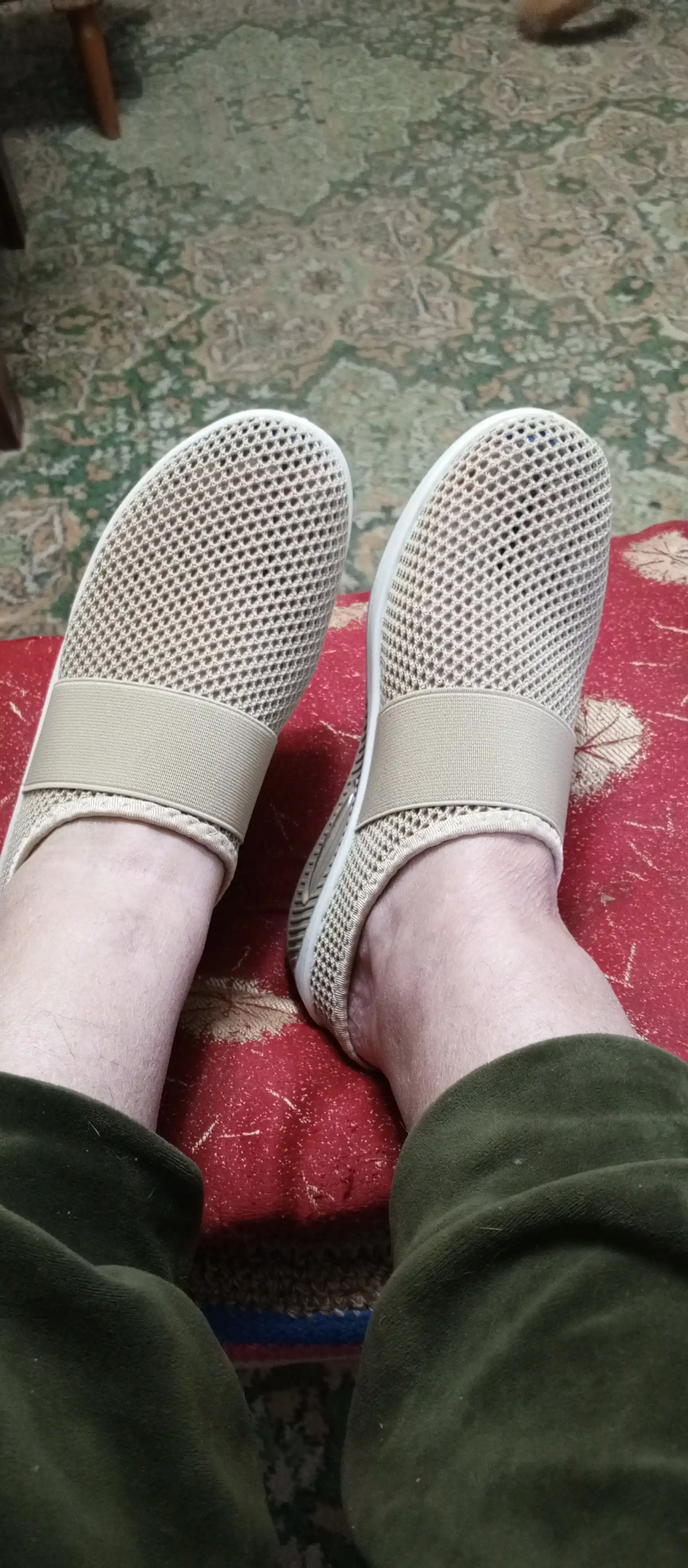 Ayollar slipon-shippaklari bir o'lchamli kichik o'lchamli