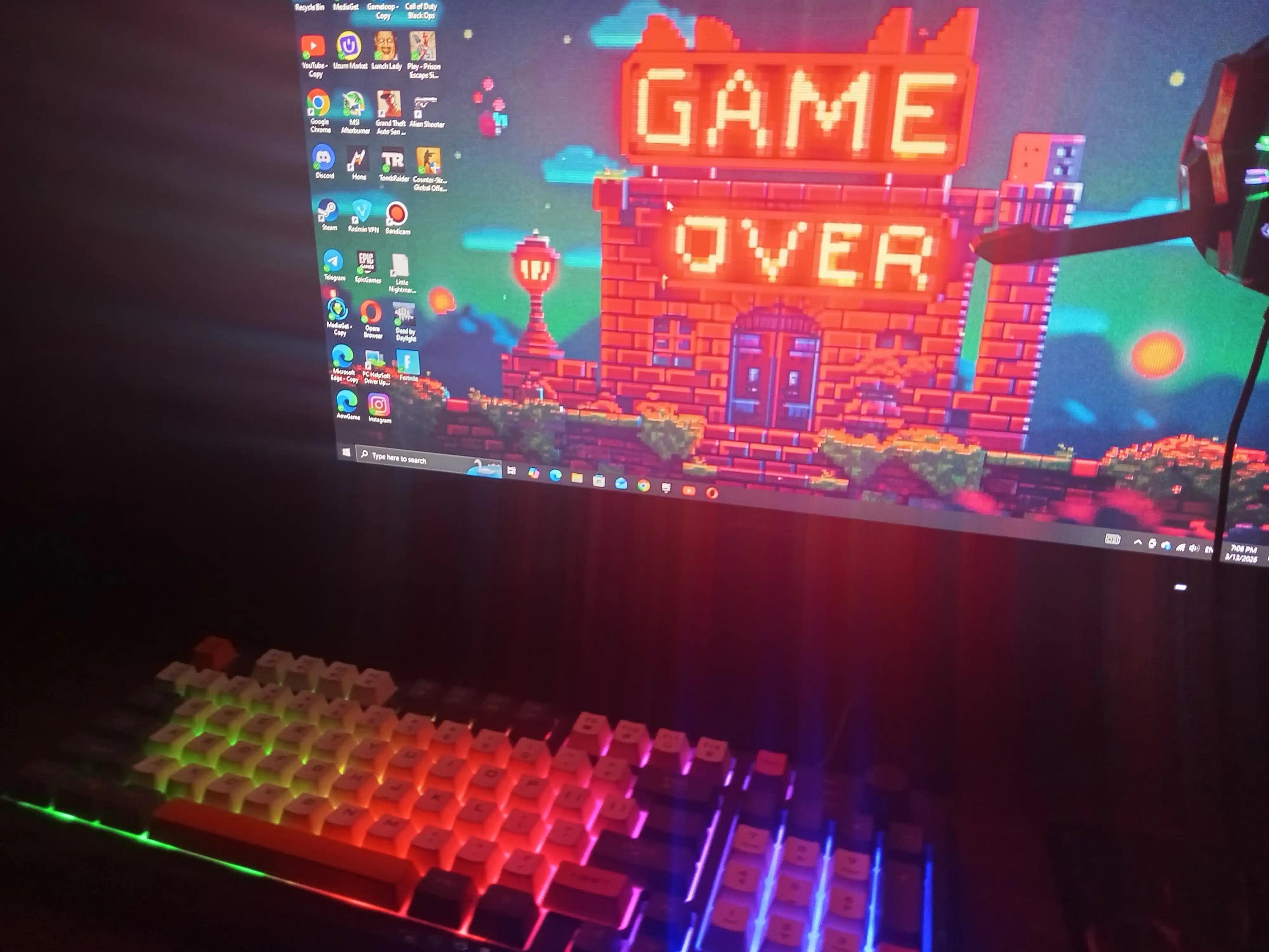O'yin klaviaturasi simli K82, 98 tugmali, RGB yoritgichli