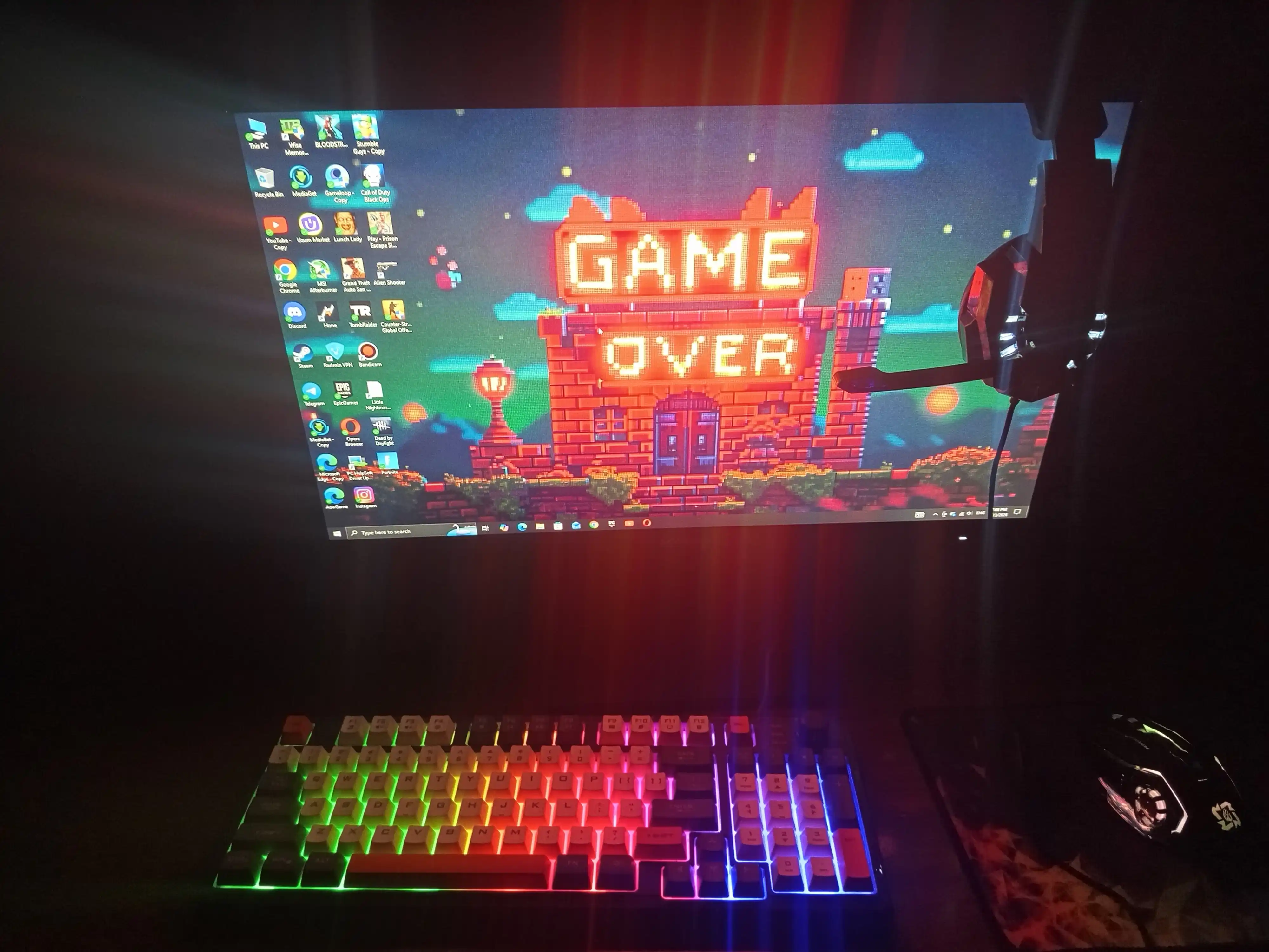 O'yin klaviaturasi simli K82, 98 tugmali, RGB yoritgichli