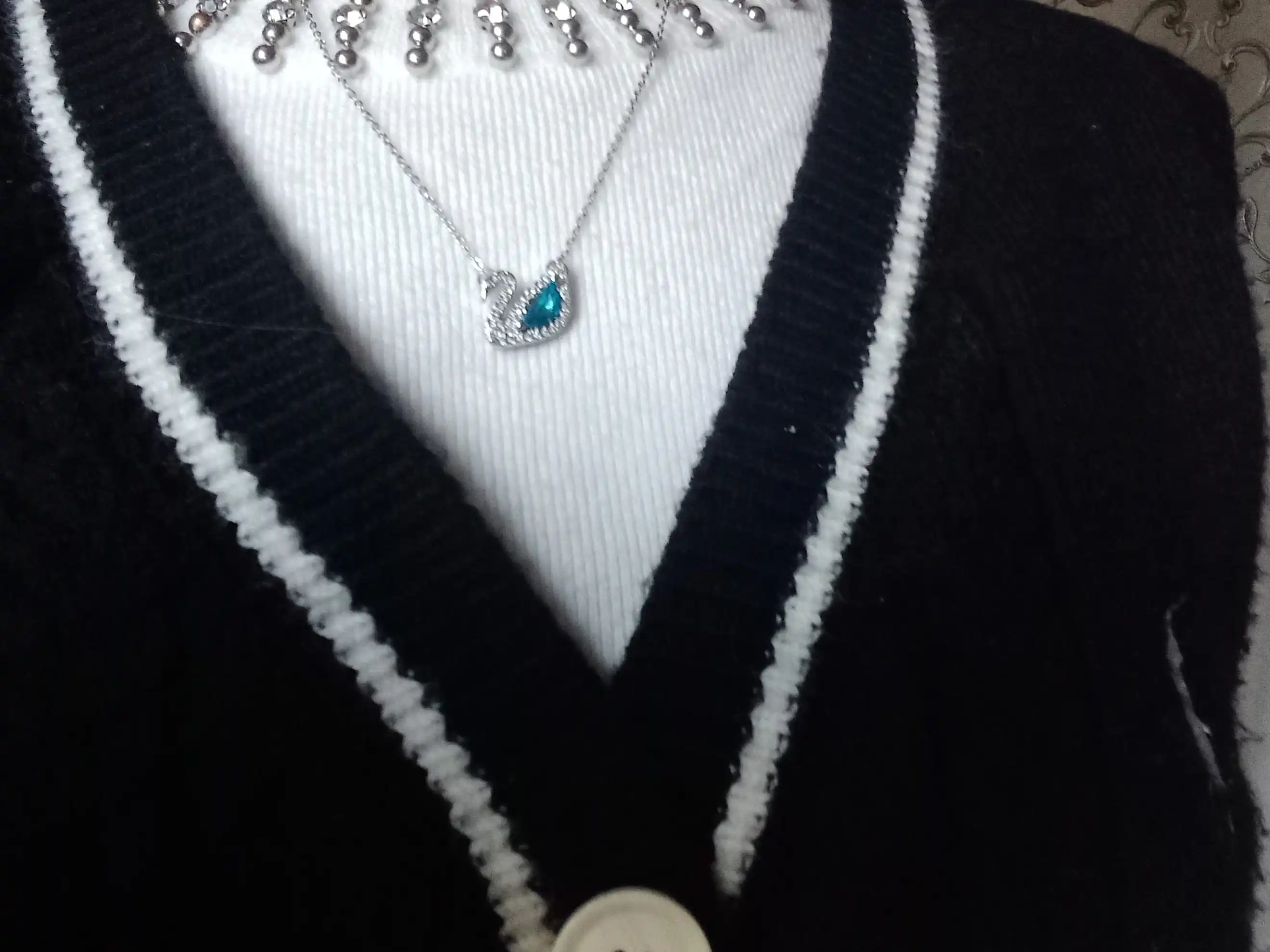 Ayollar va qizlar uchun taqinchoq, oqqush shakli, sovg'a qutisida, SWAROVSKI